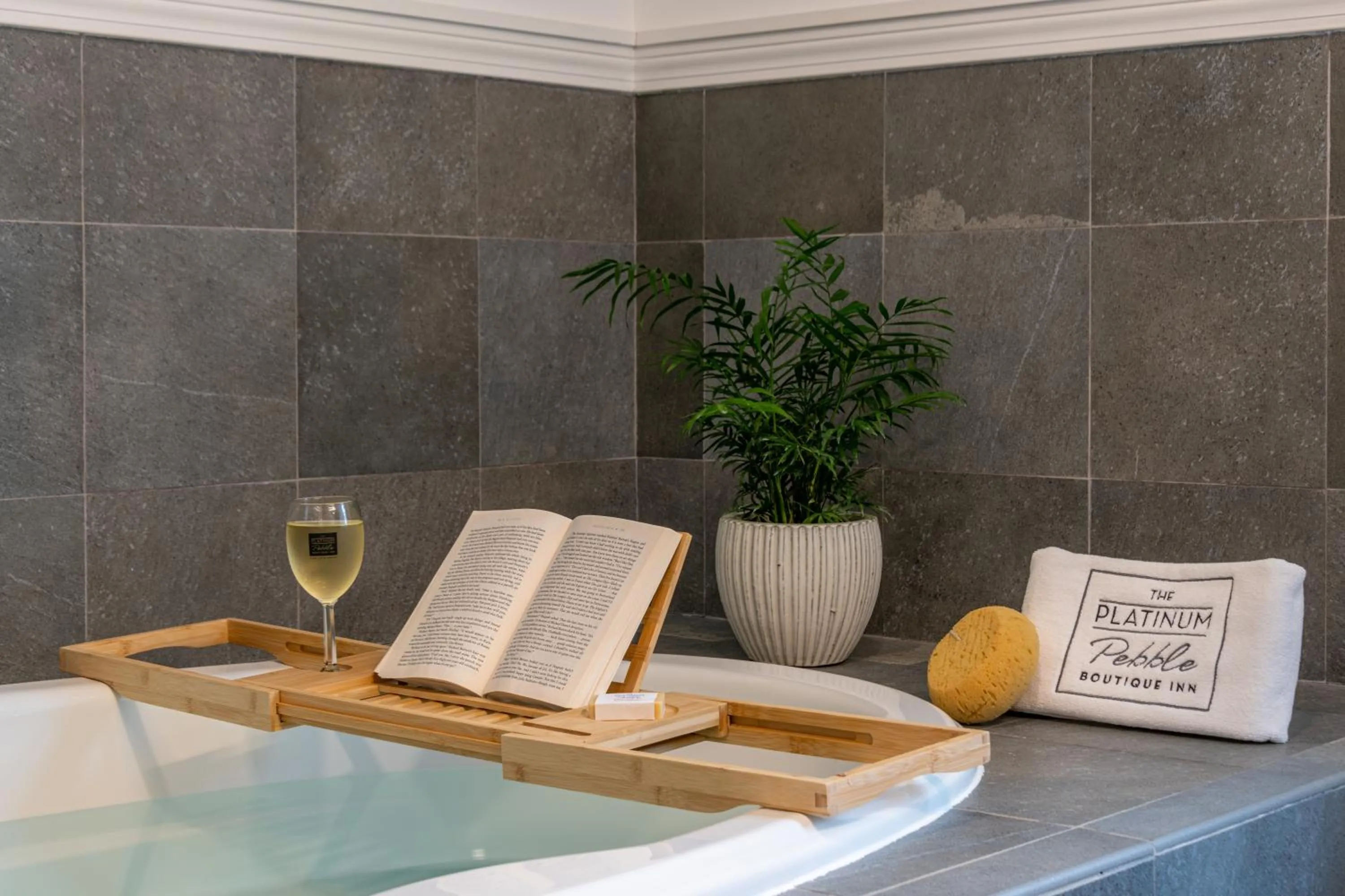 Bath in The Platinum Pebble Boutique Inn - Adults Only Property