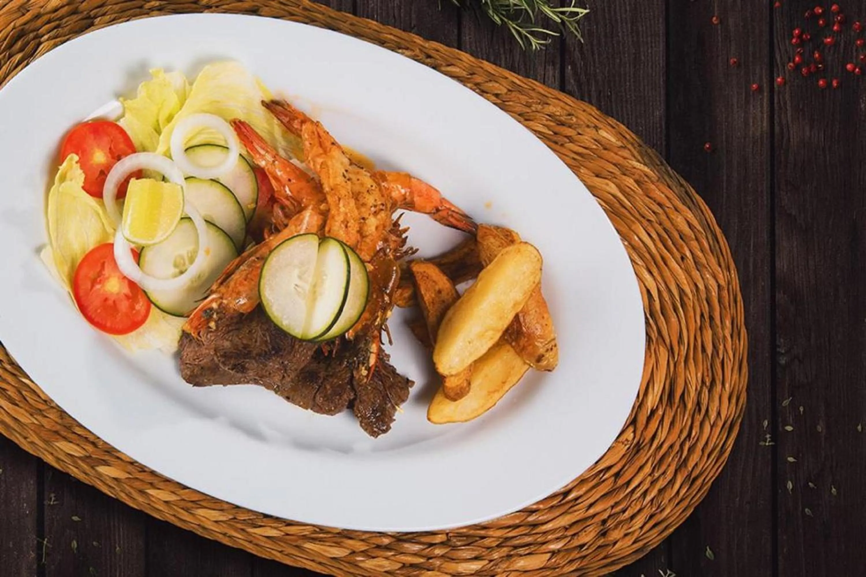 Meals in Marbella Eco Lodge