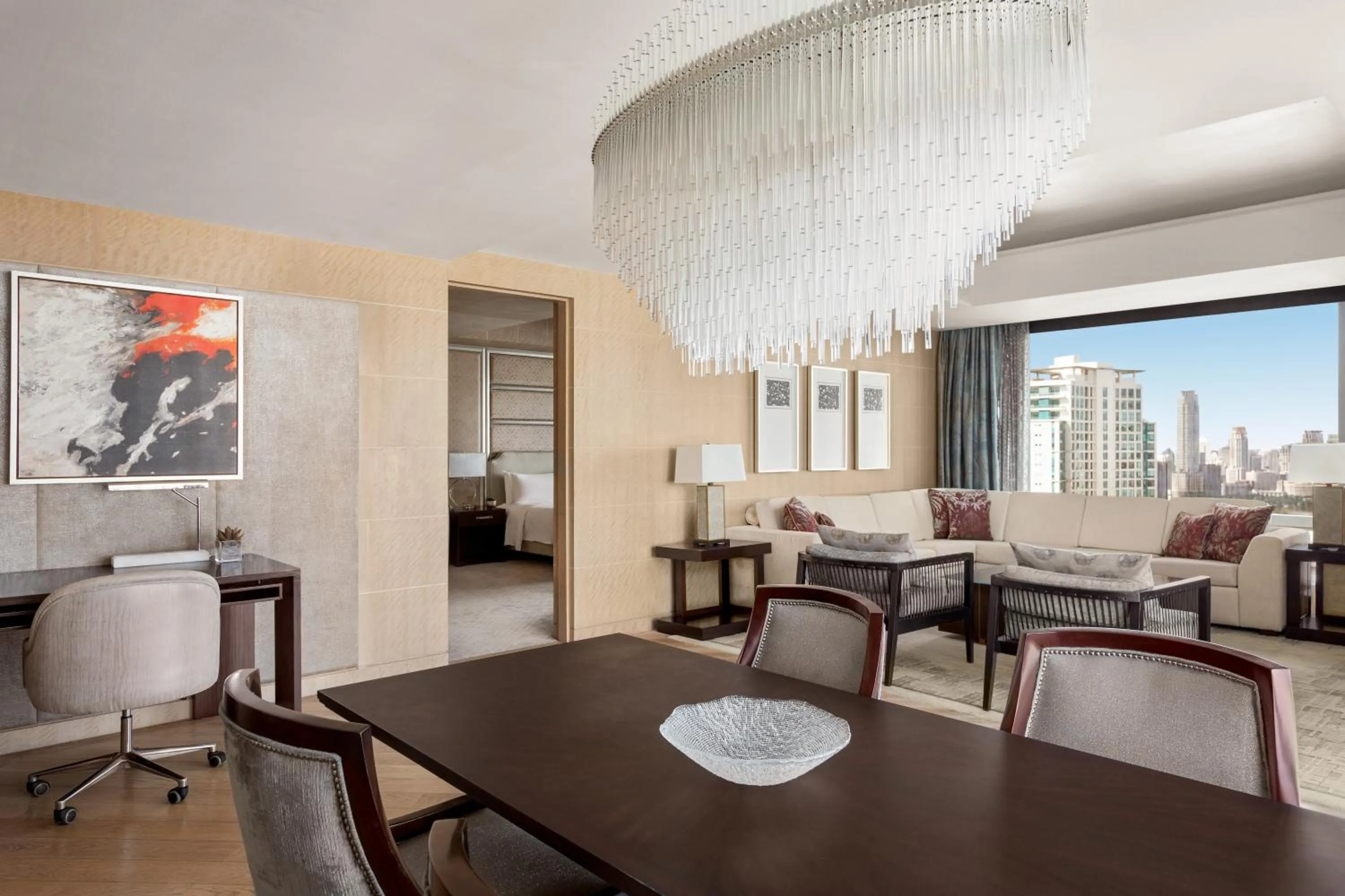 Dining area in Shangri-La The Fort, Manila