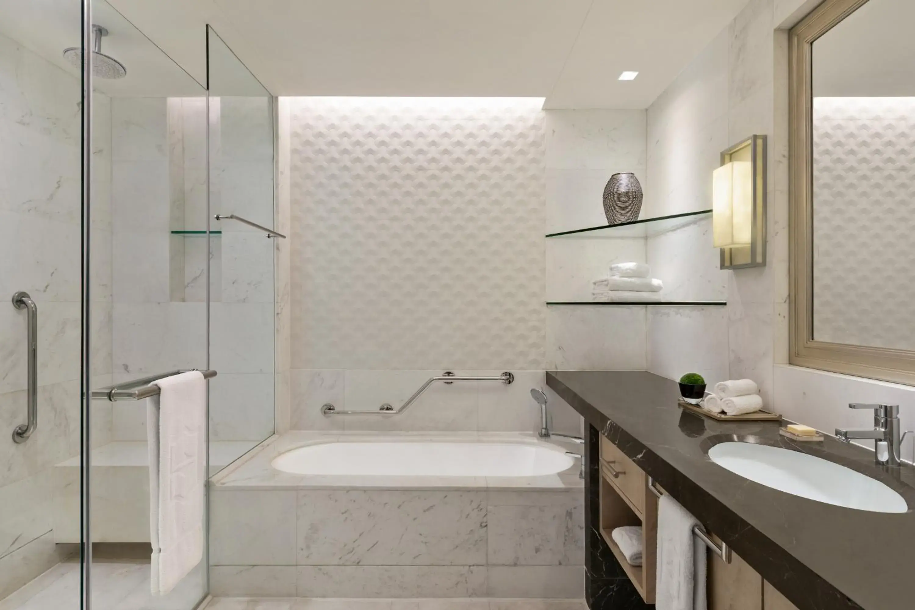 Deluxe Twin in Shangri-La The Fort, Manila Deluxe Twin in Shangri-La The Fort, Manila