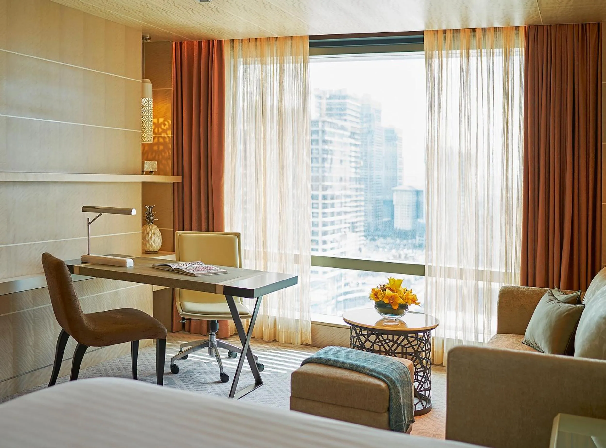 Seating area, Bed in Shangri-La The Fort, Manila