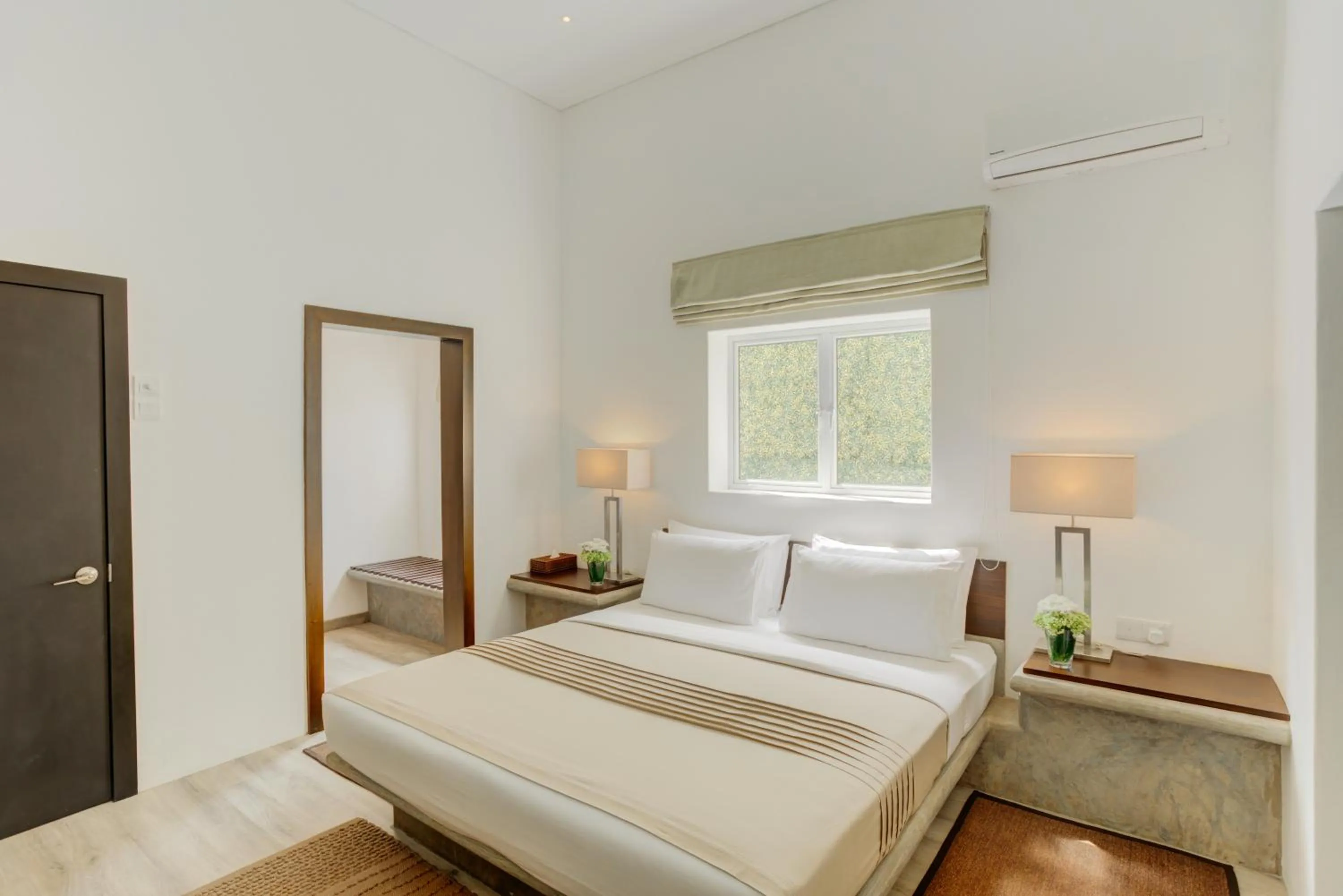 Bed in Nyne Hotels Lake Lodge - Colombo