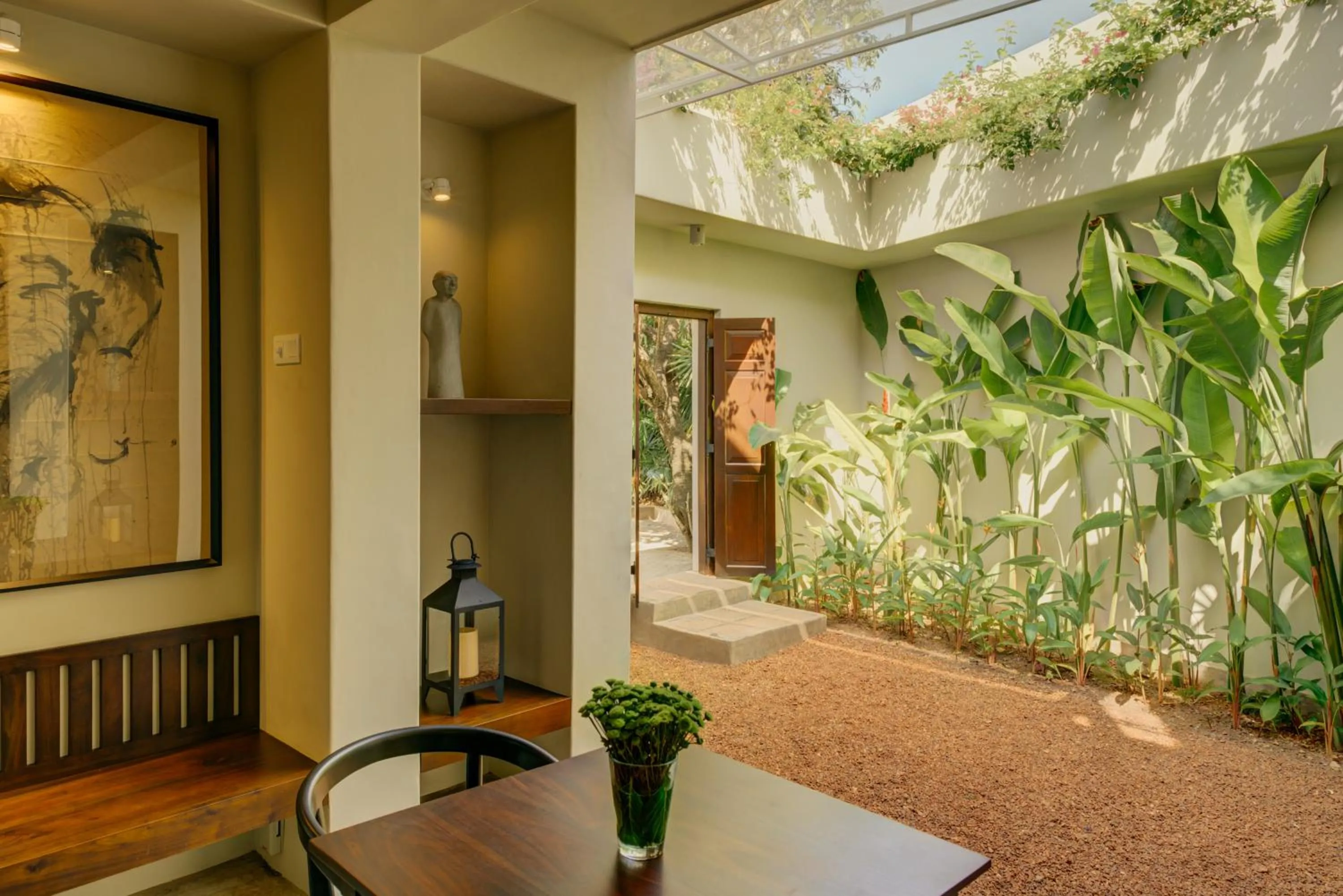 Garden in Nyne Hotels Lake Lodge - Colombo