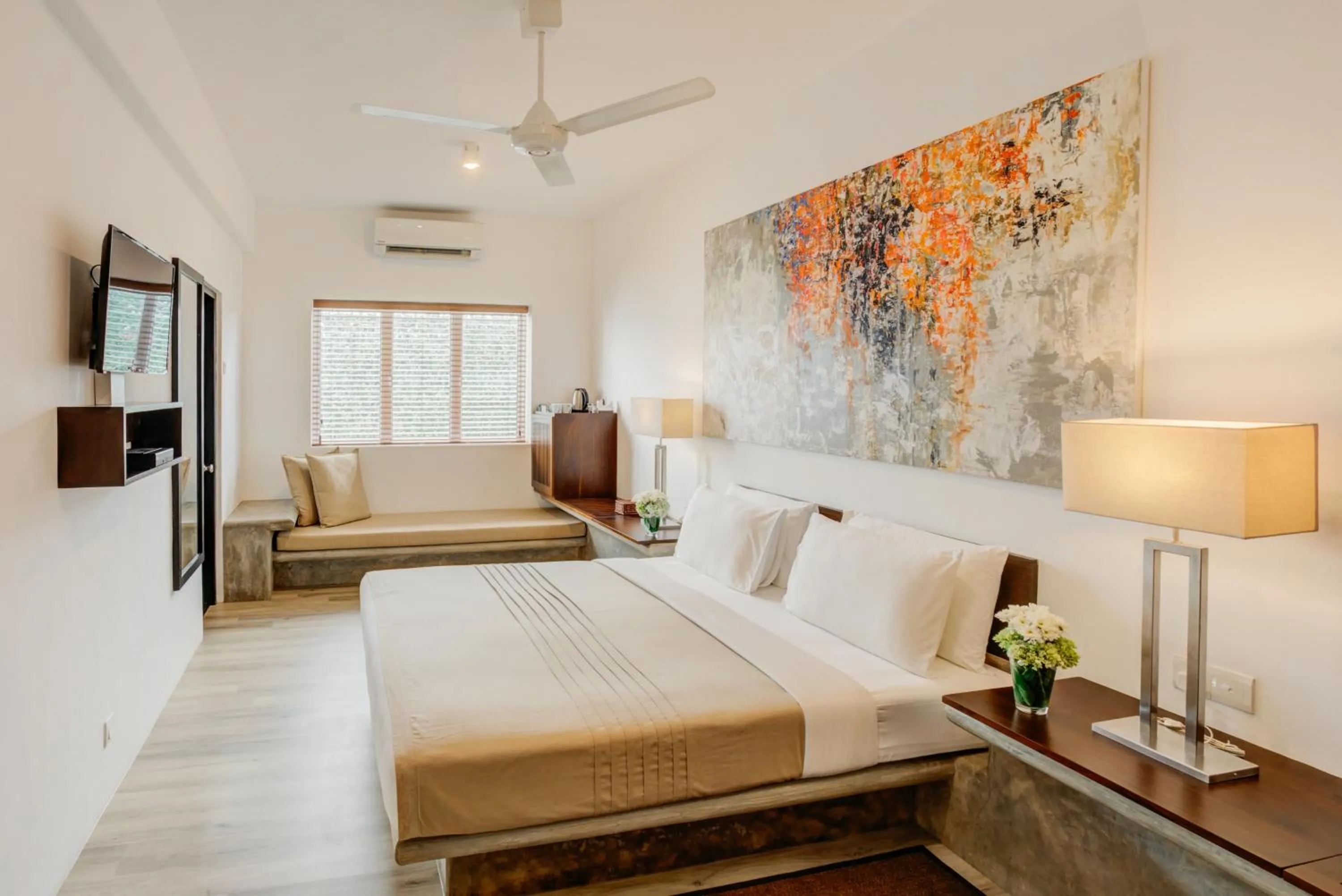 TV and multimedia, Bed in Nyne Hotels Lake Lodge - Colombo