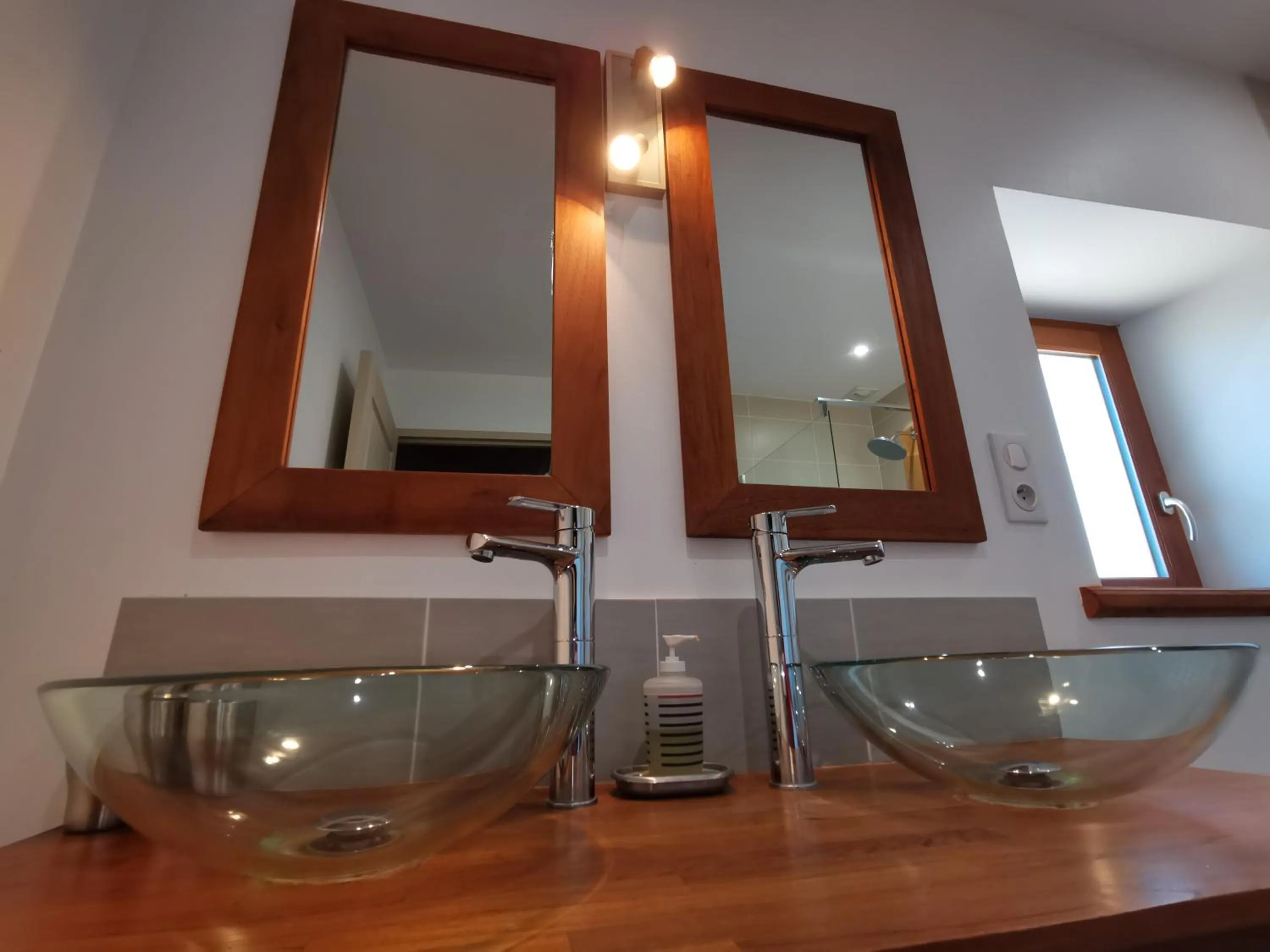 Bathroom in Domaine Joseph LAFARGE Wine Resort B&B