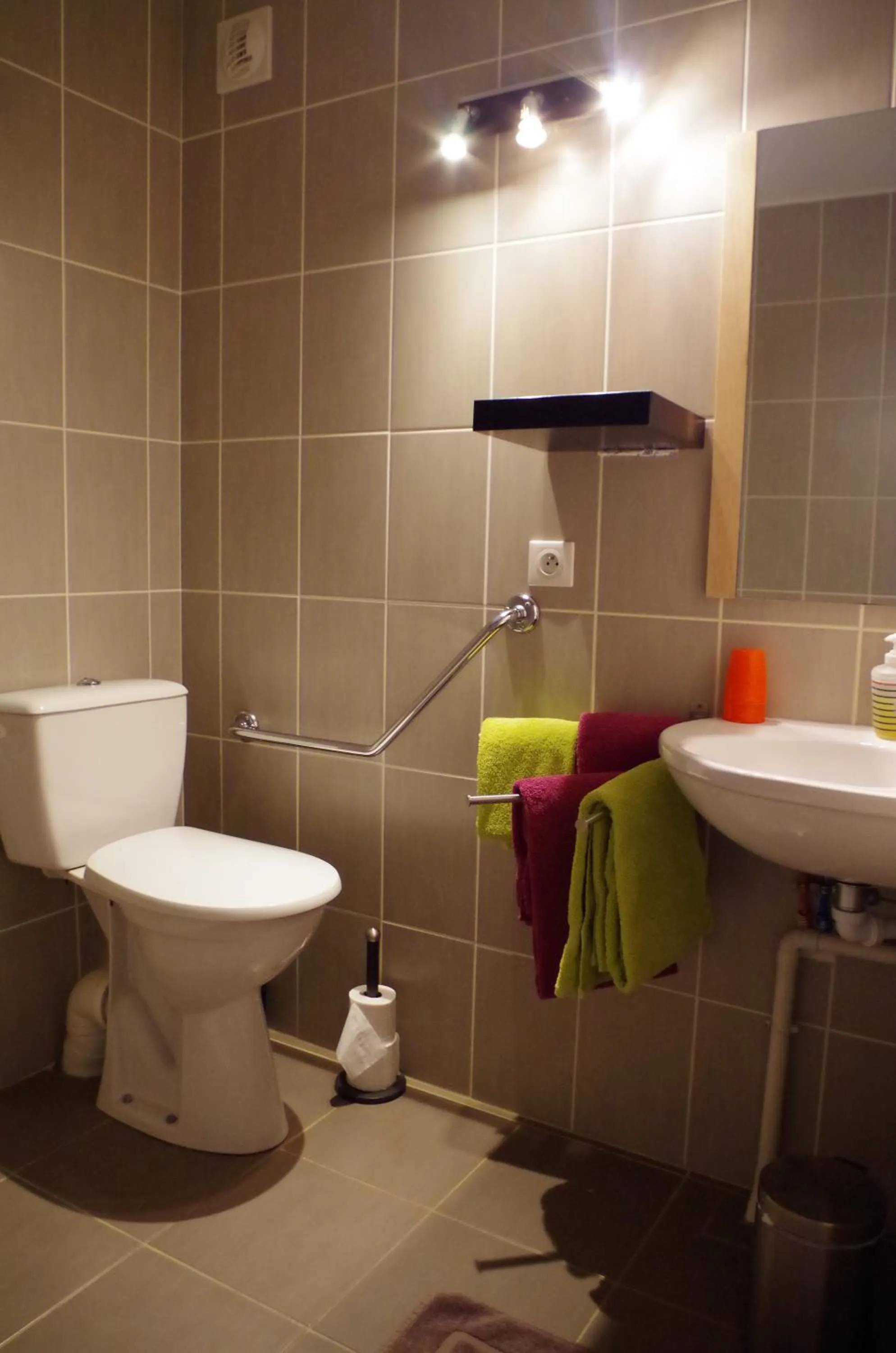 Toilet in Domaine Joseph LAFARGE Wine Resort B&B