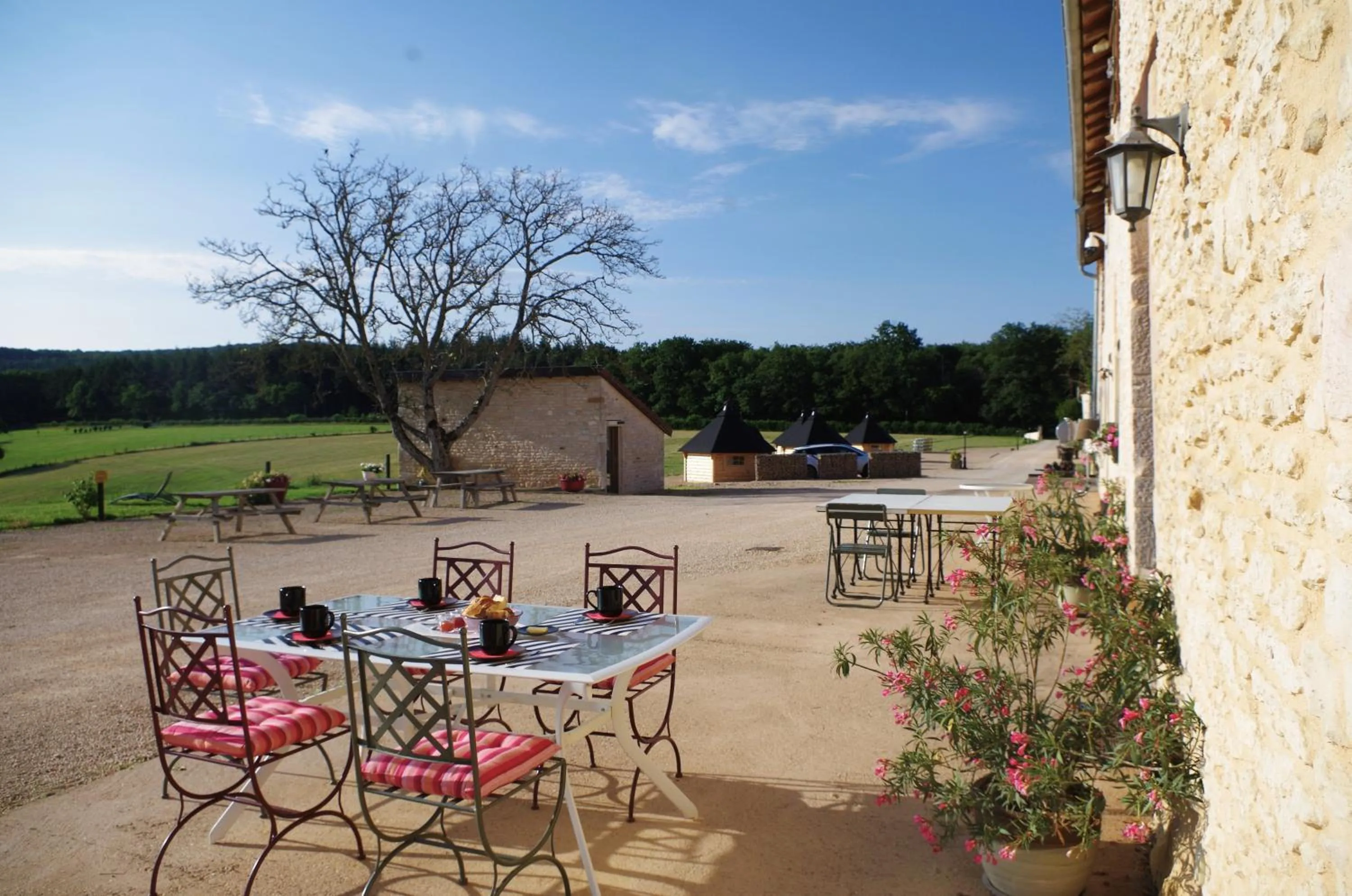 Breakfast in Domaine Joseph LAFARGE Wine Resort B&B