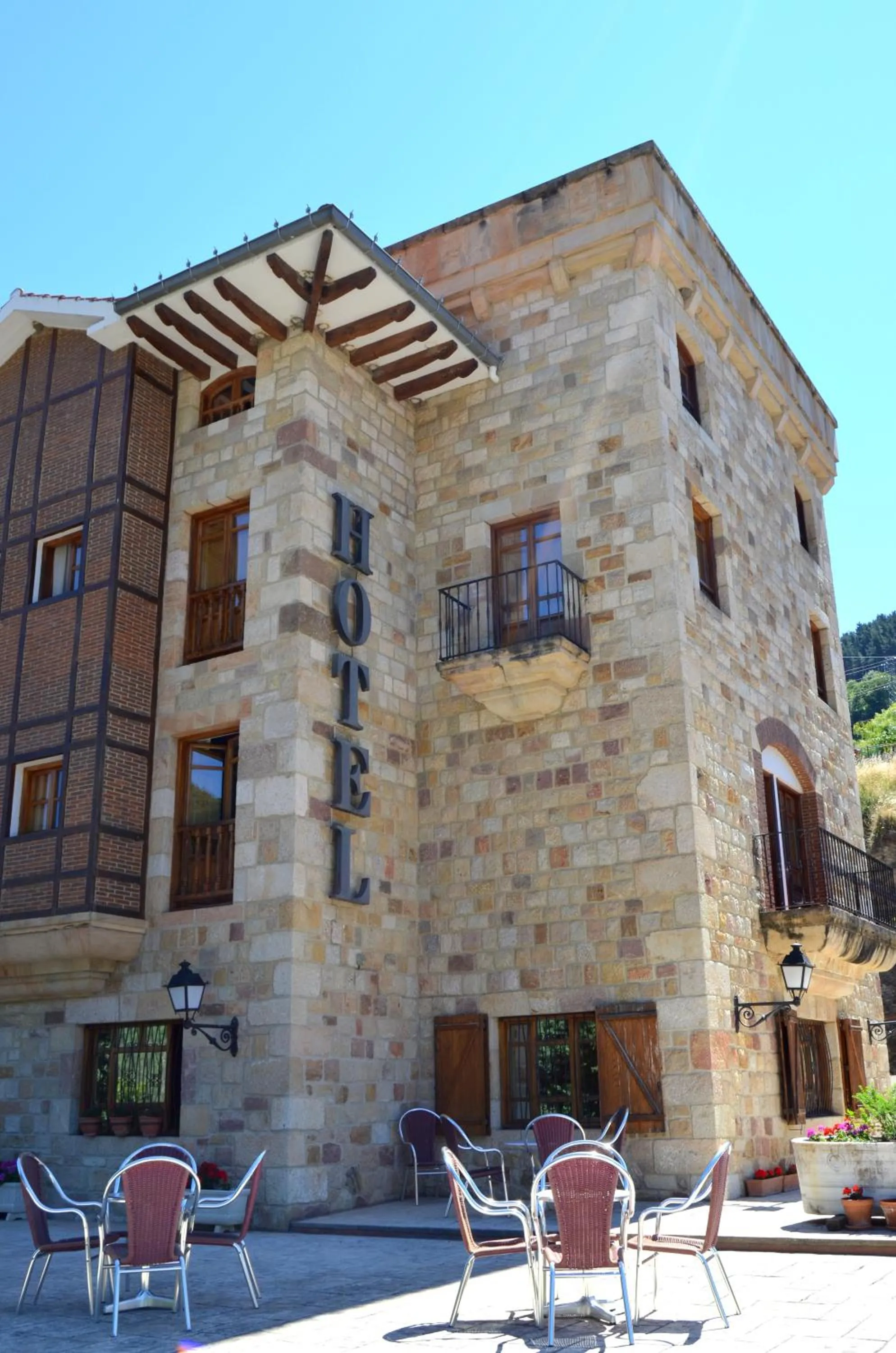 Facade/entrance in Hotel Infantado