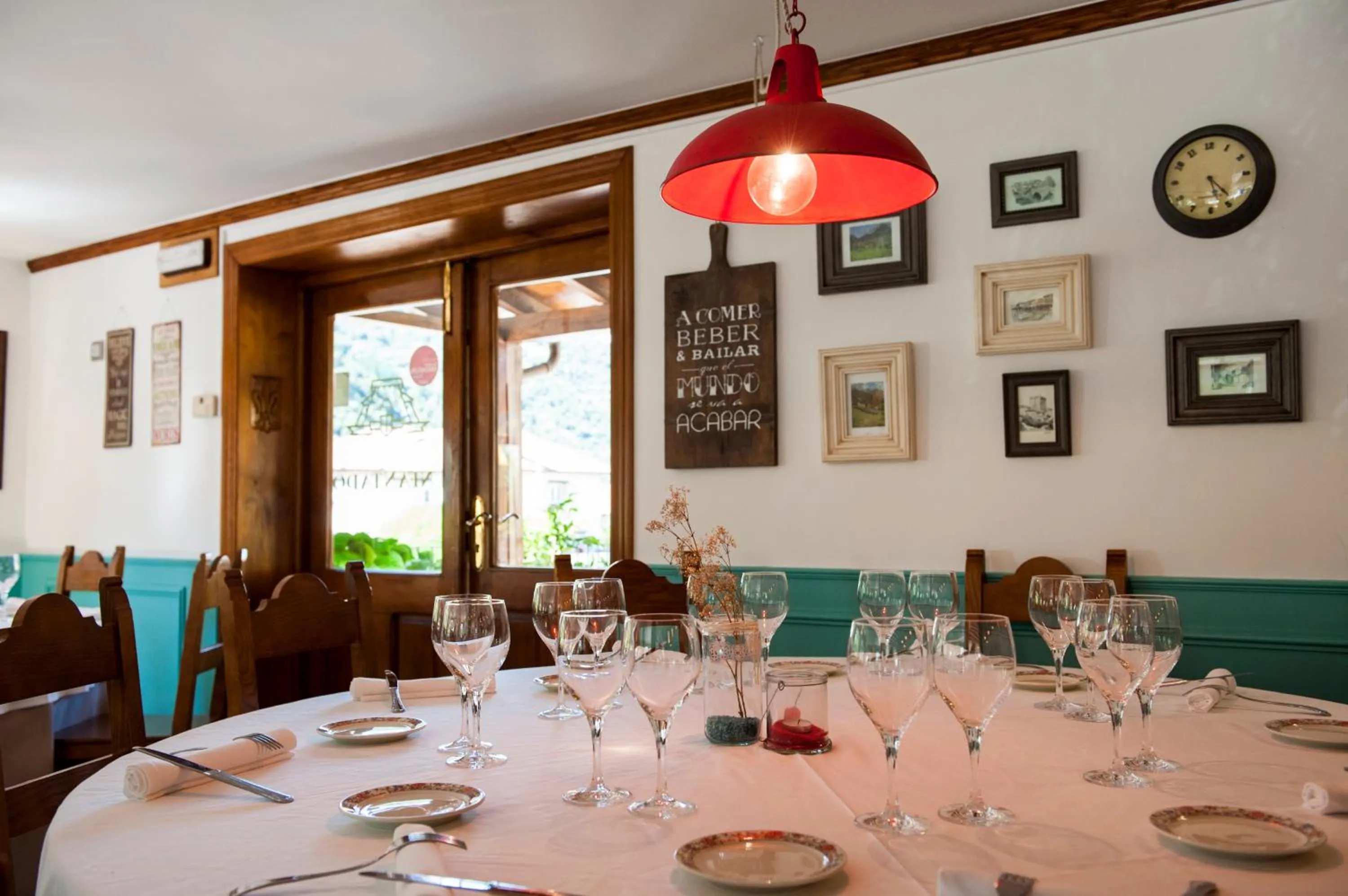 Restaurant/places to eat in Hotel Infantado