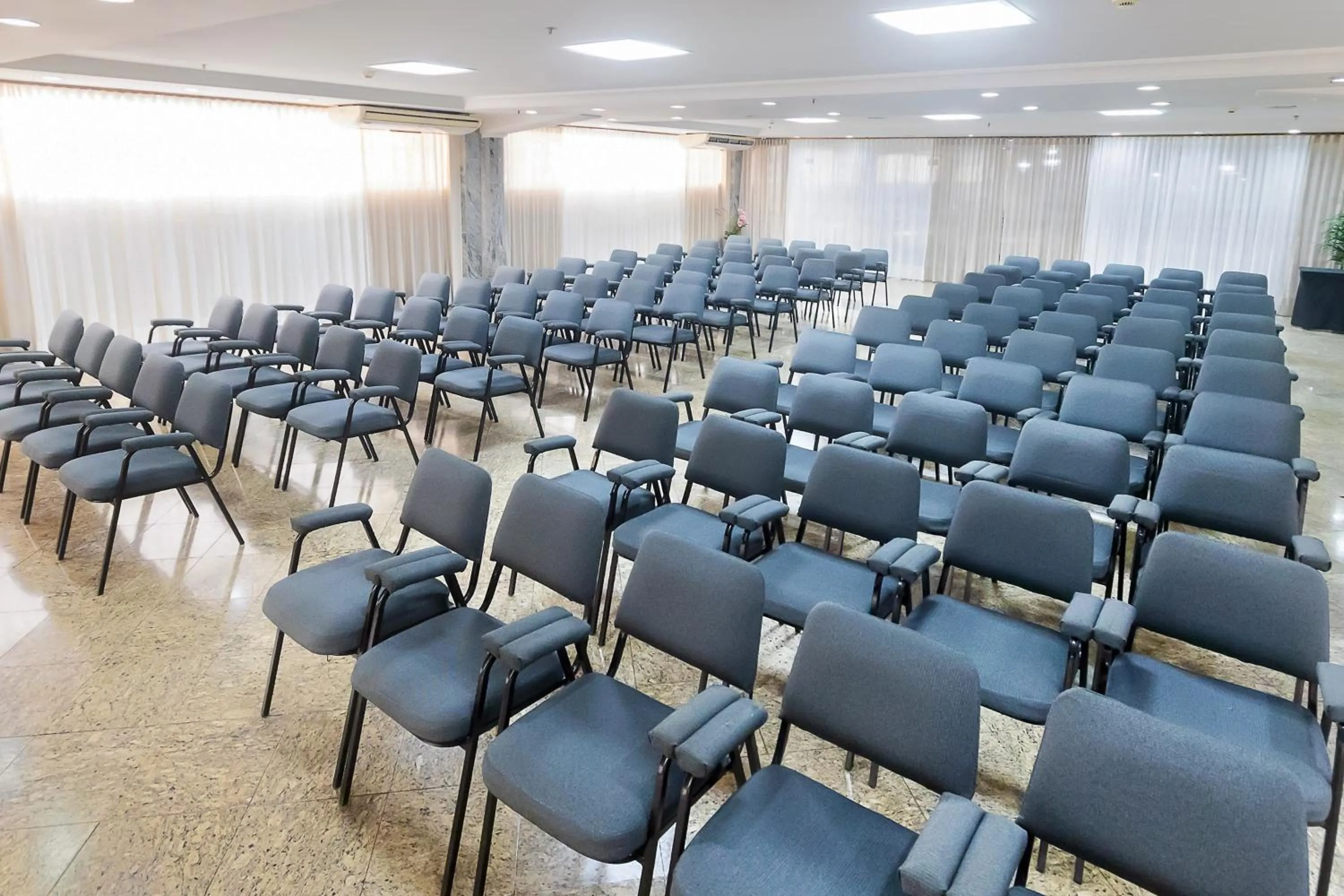 Business facilities in Hotel Dan Inn Ribeirão Preto By Nacional Inn
