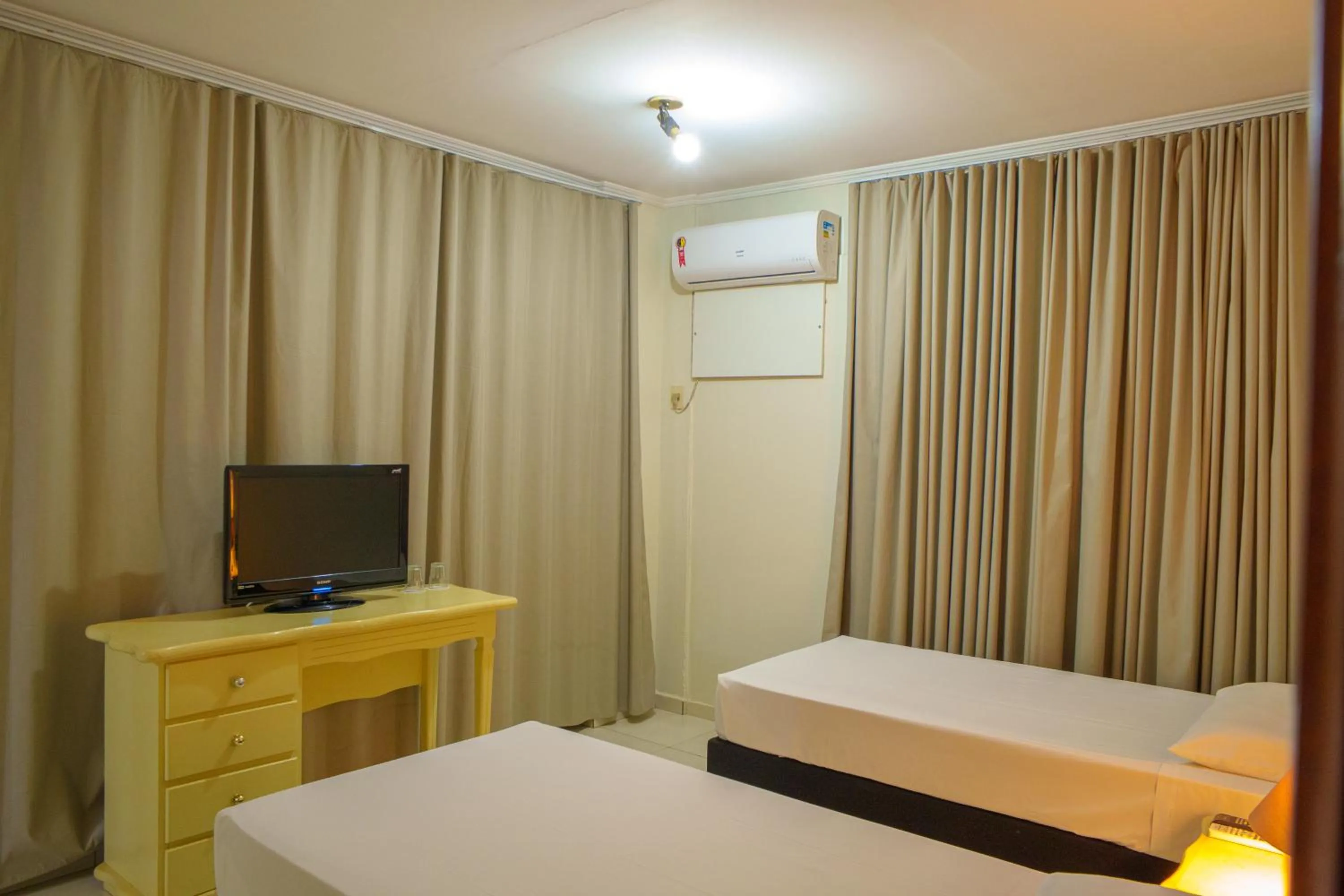 Bedroom, Bed in Hotel Dan Inn Ribeirão Preto By Nacional Inn