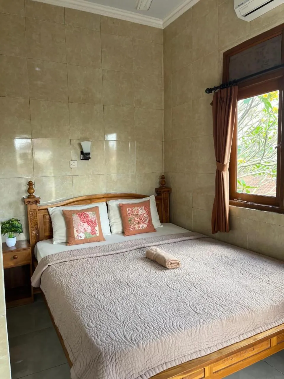 Photo of the whole room, Bed in Rumah Ary Homestay & Spa