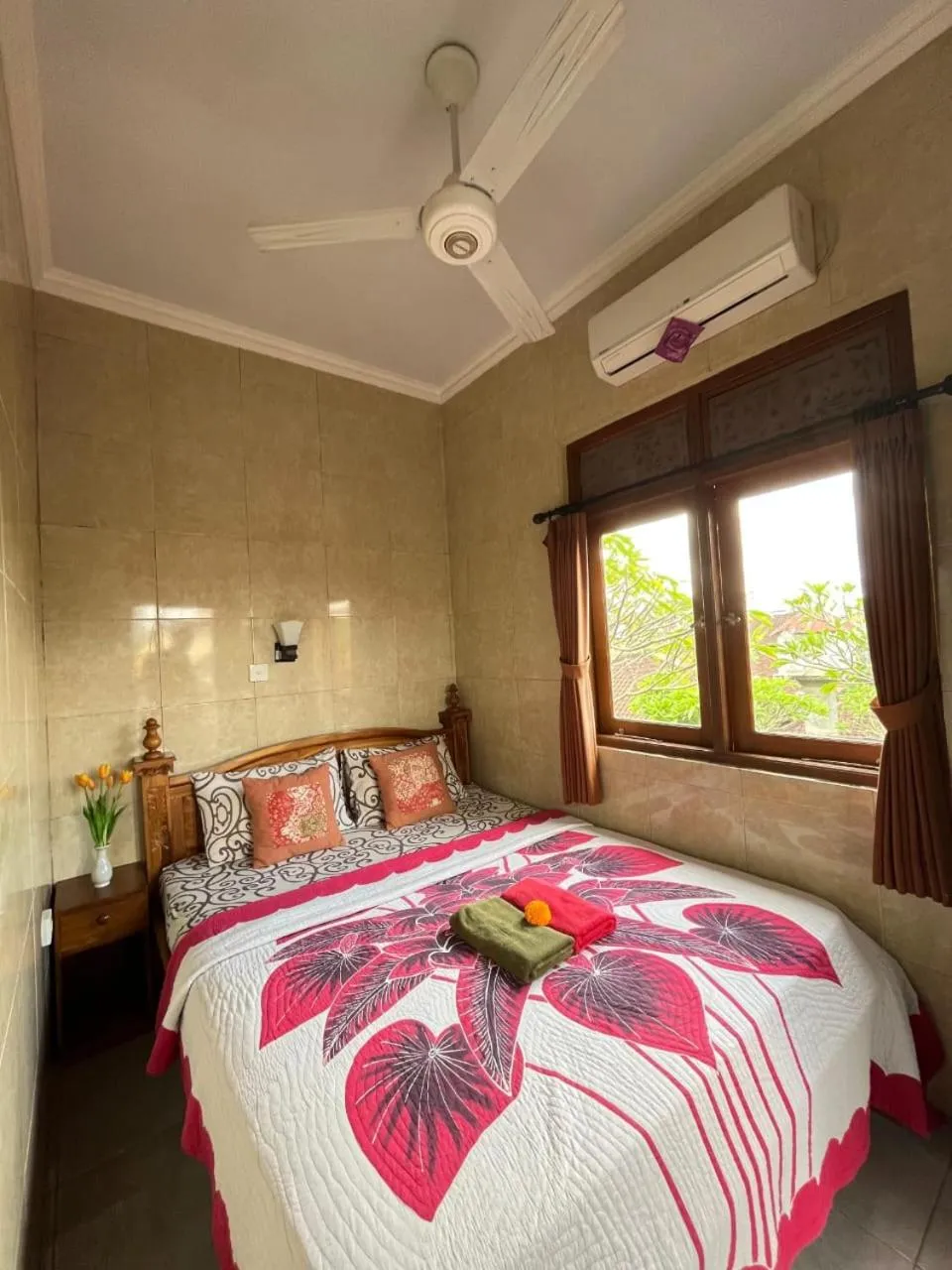 Photo of the whole room, Bed in Rumah Ary Homestay & Spa