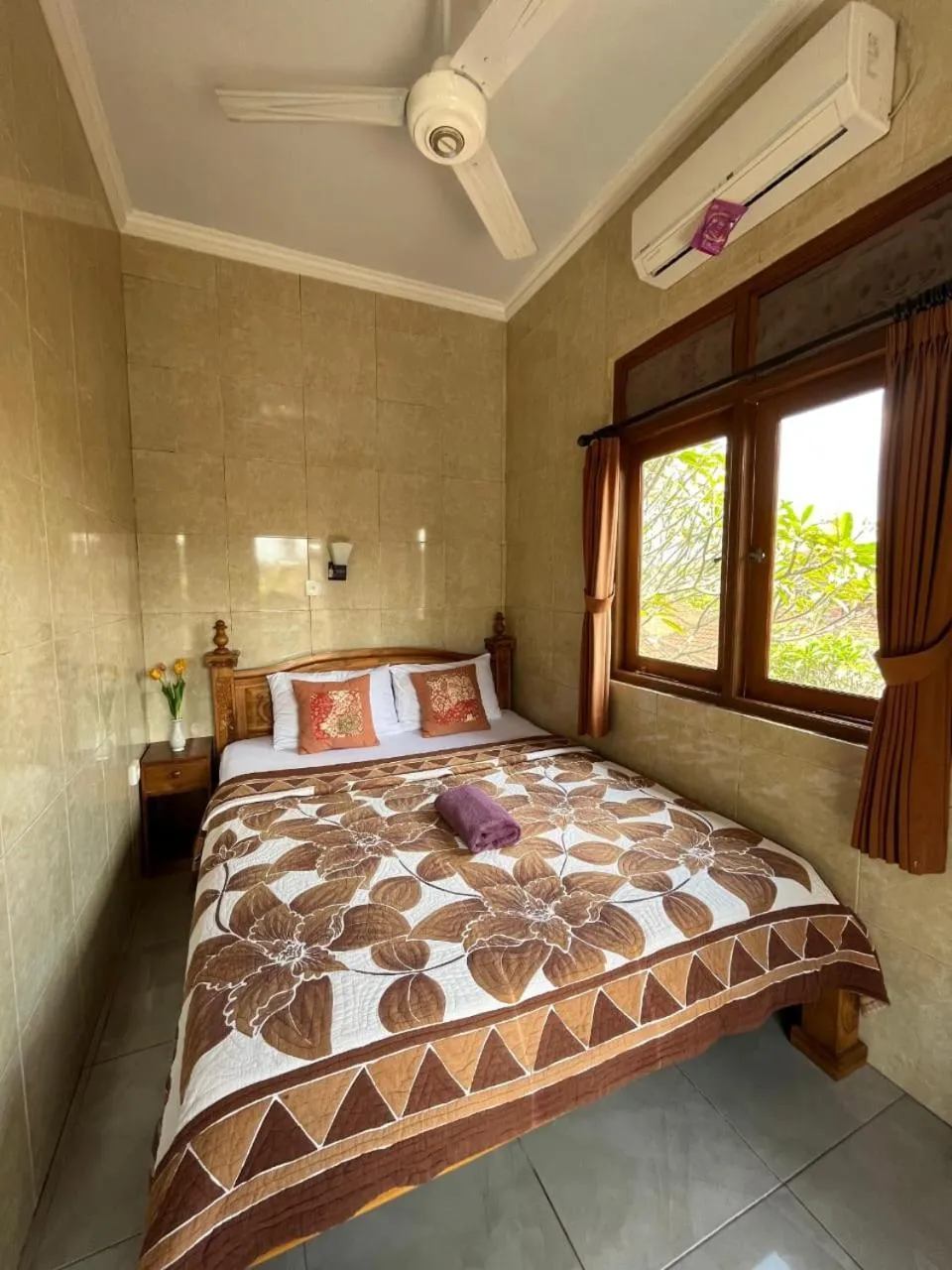 Photo of the whole room, Bed in Rumah Ary Homestay & Spa