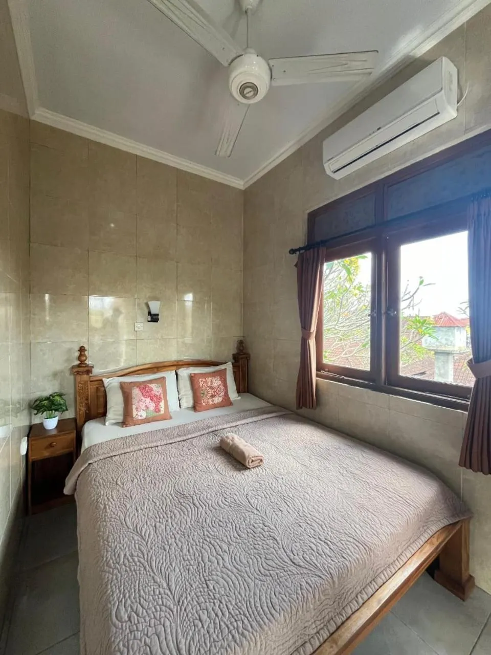 Photo of the whole room, Bed in Rumah Ary Homestay & Spa