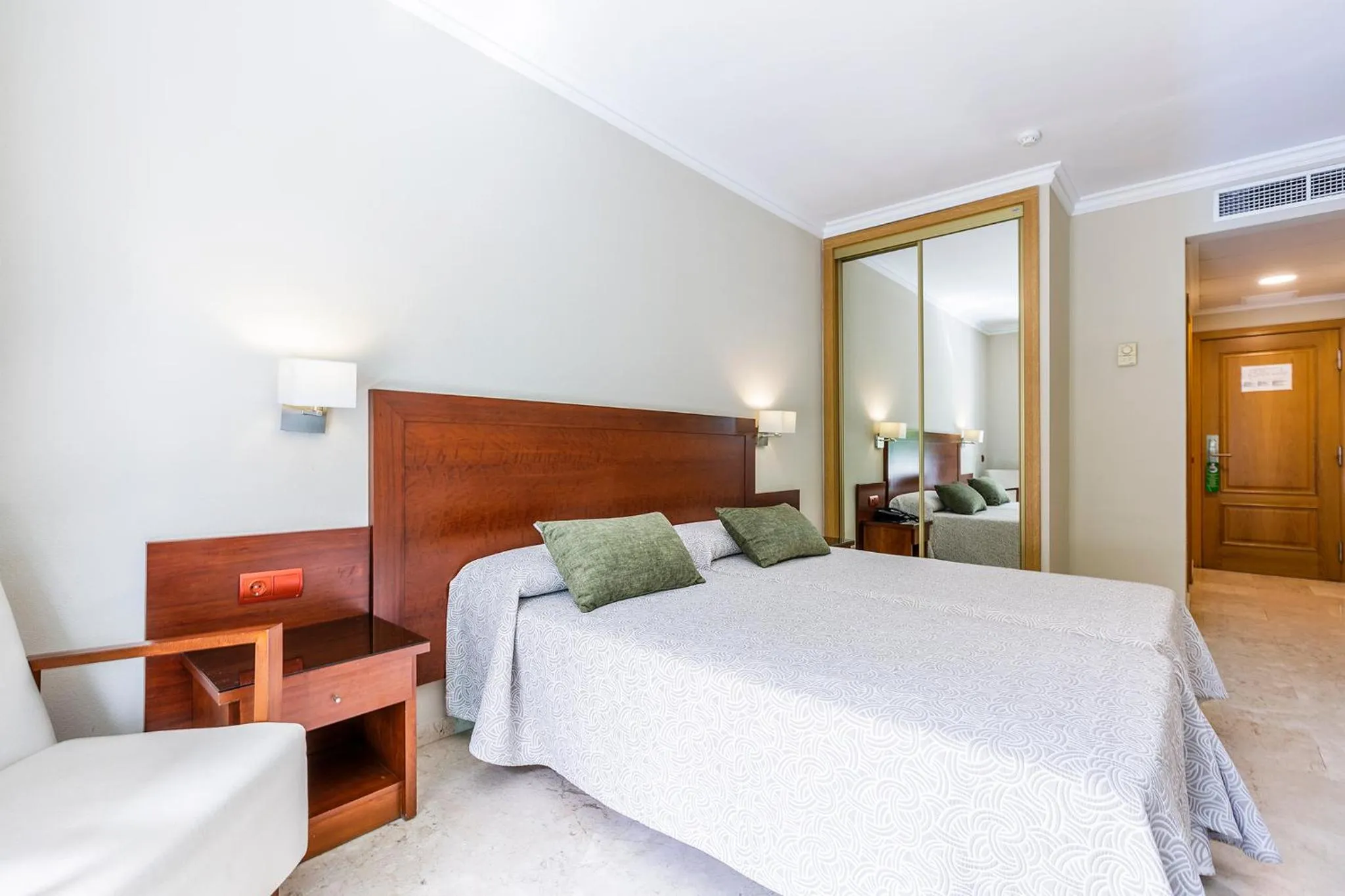 Bed in Hotel Torremar - Mares