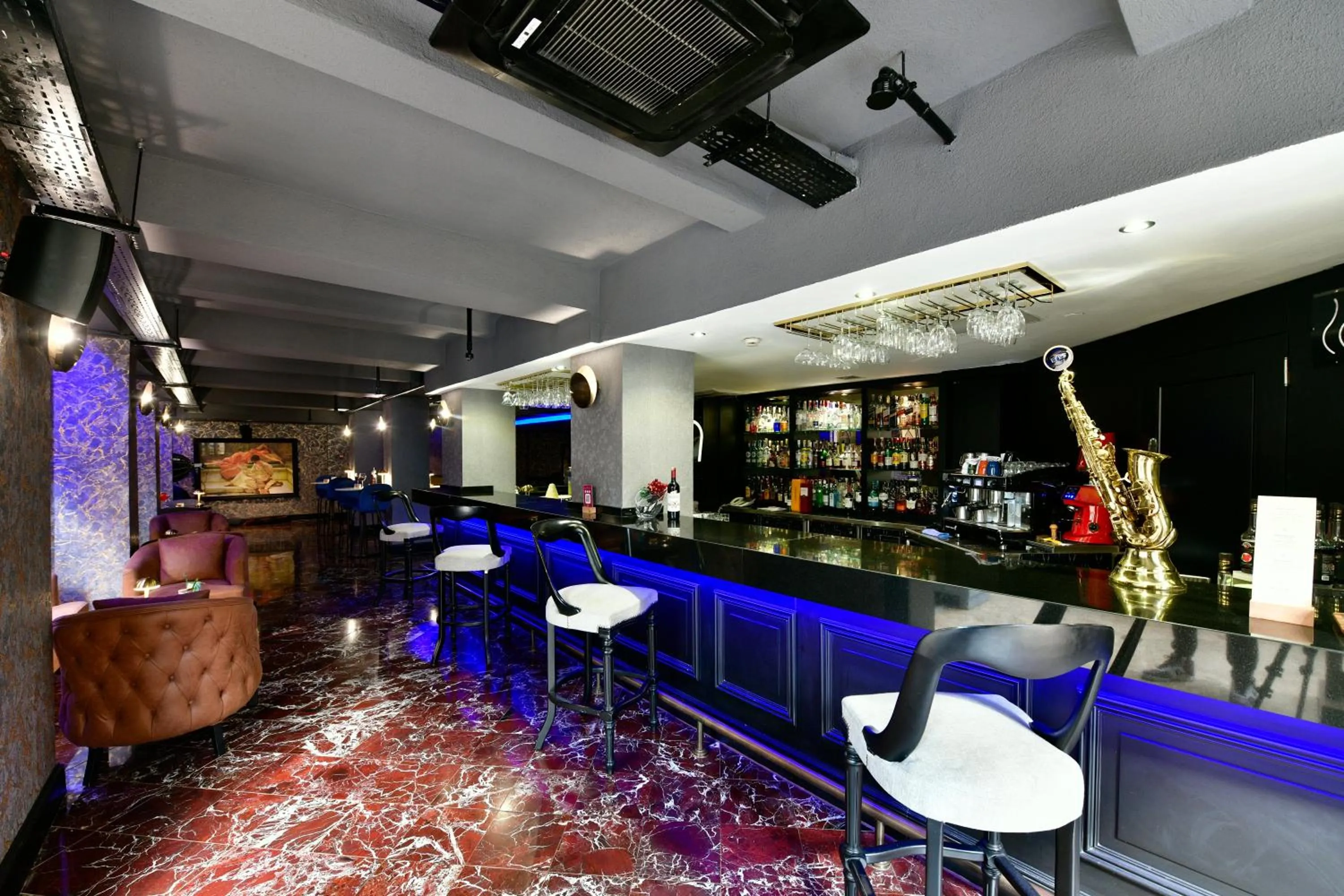 Lounge or bar in Crowne Plaza Istanbul - Old City by IHG