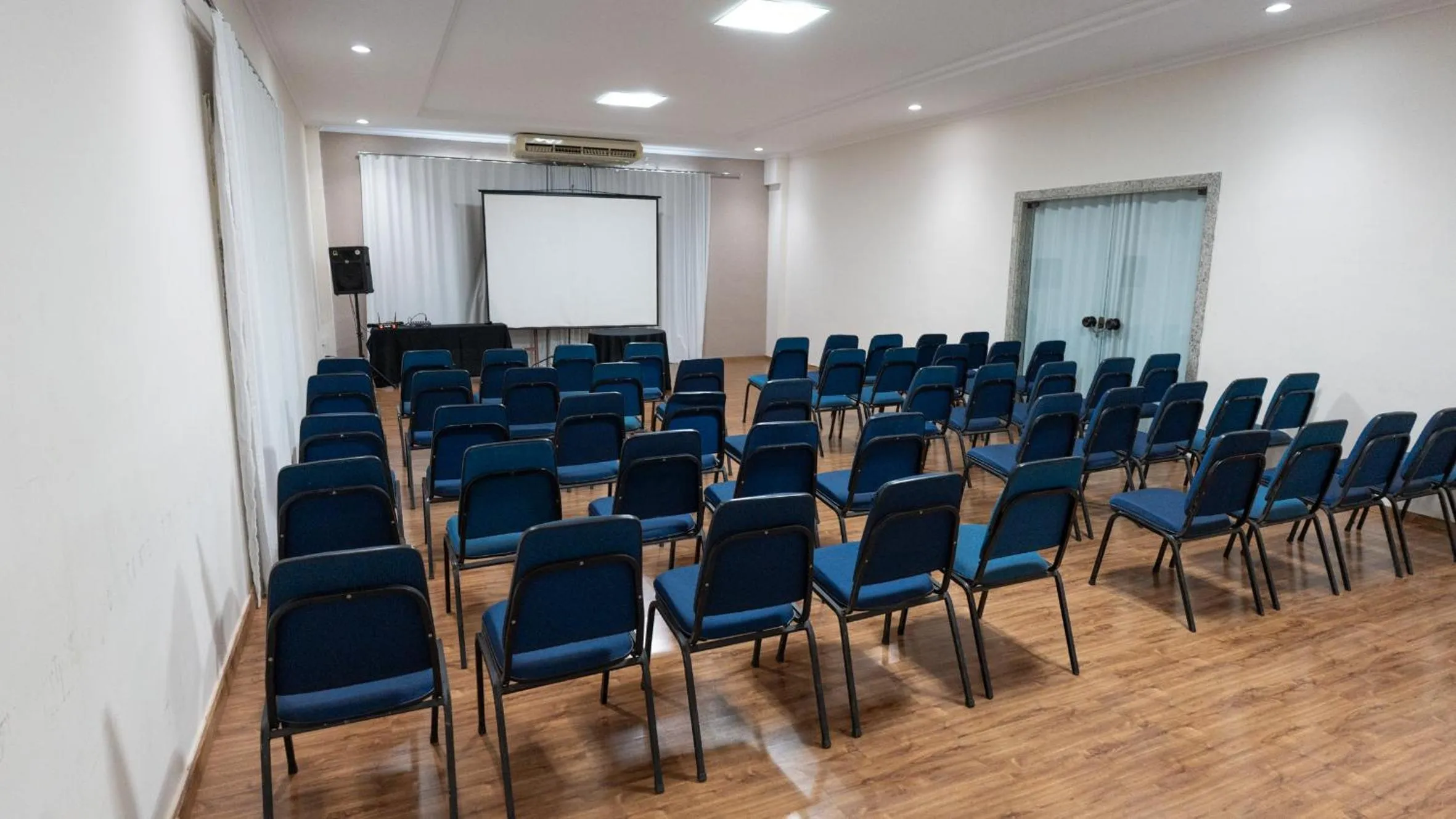 Business facilities in Hotel Dan Inn Franca & Convenções By Nacional Inn