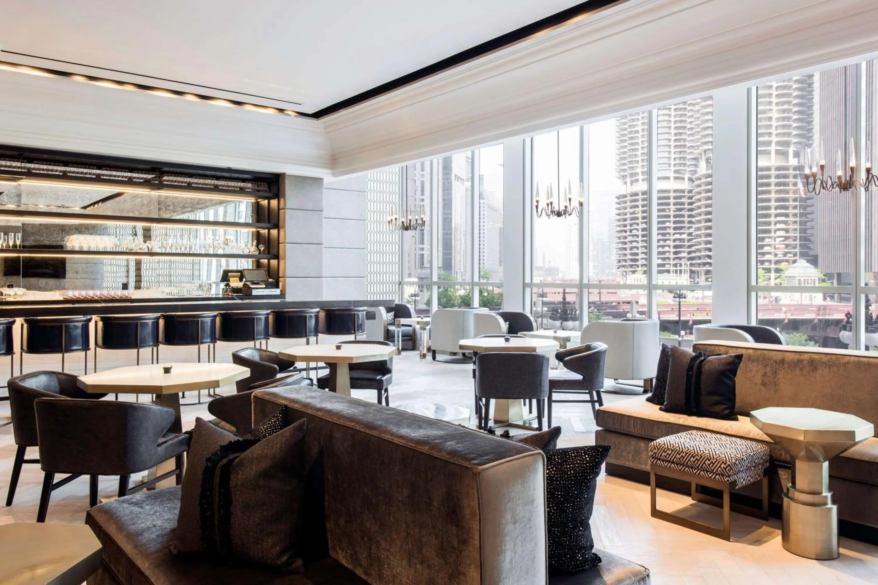 Lounge or bar in LondonHouse Chicago, Curio Collection by Hilton