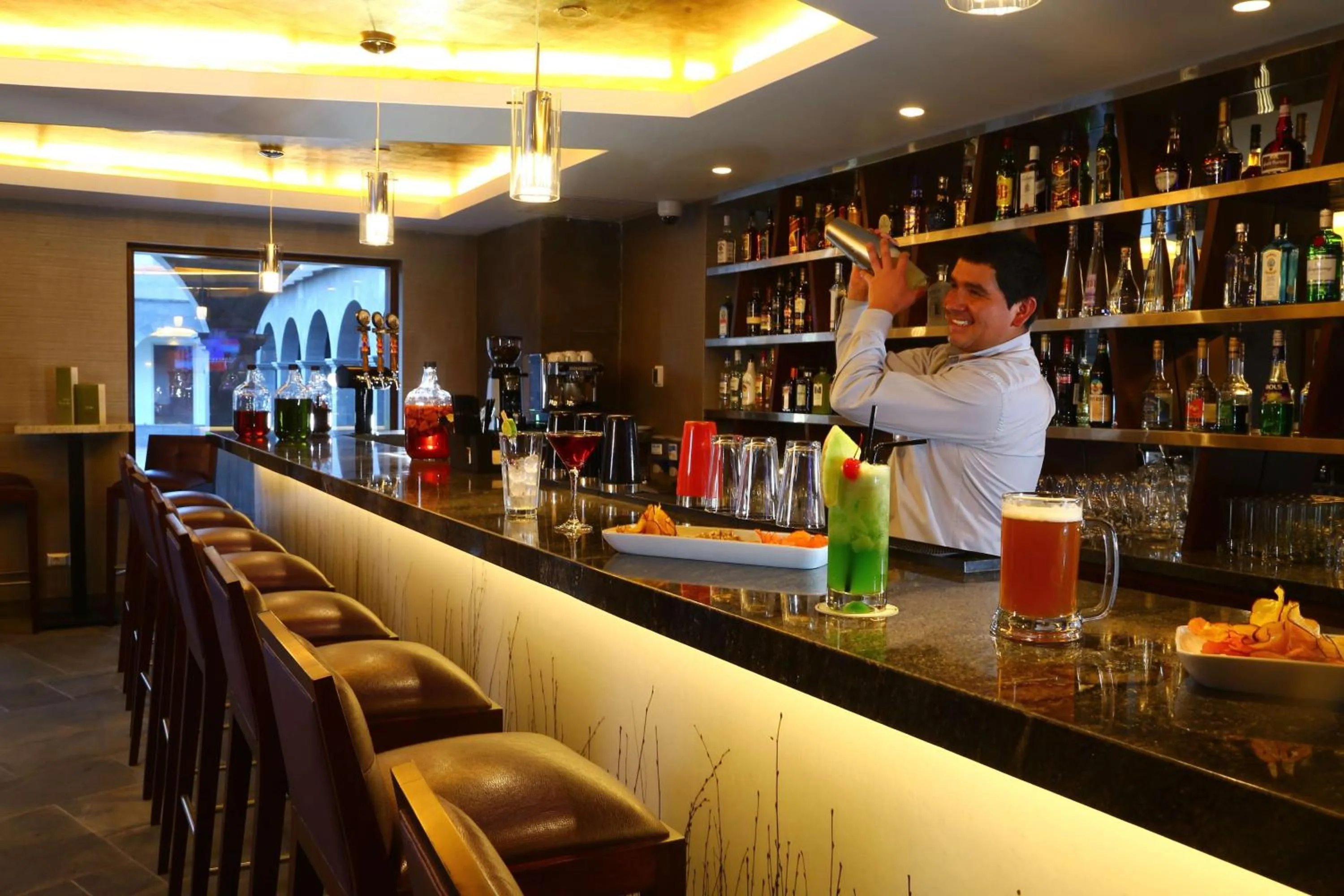 Lounge or bar in Hilton Garden Inn Cusco