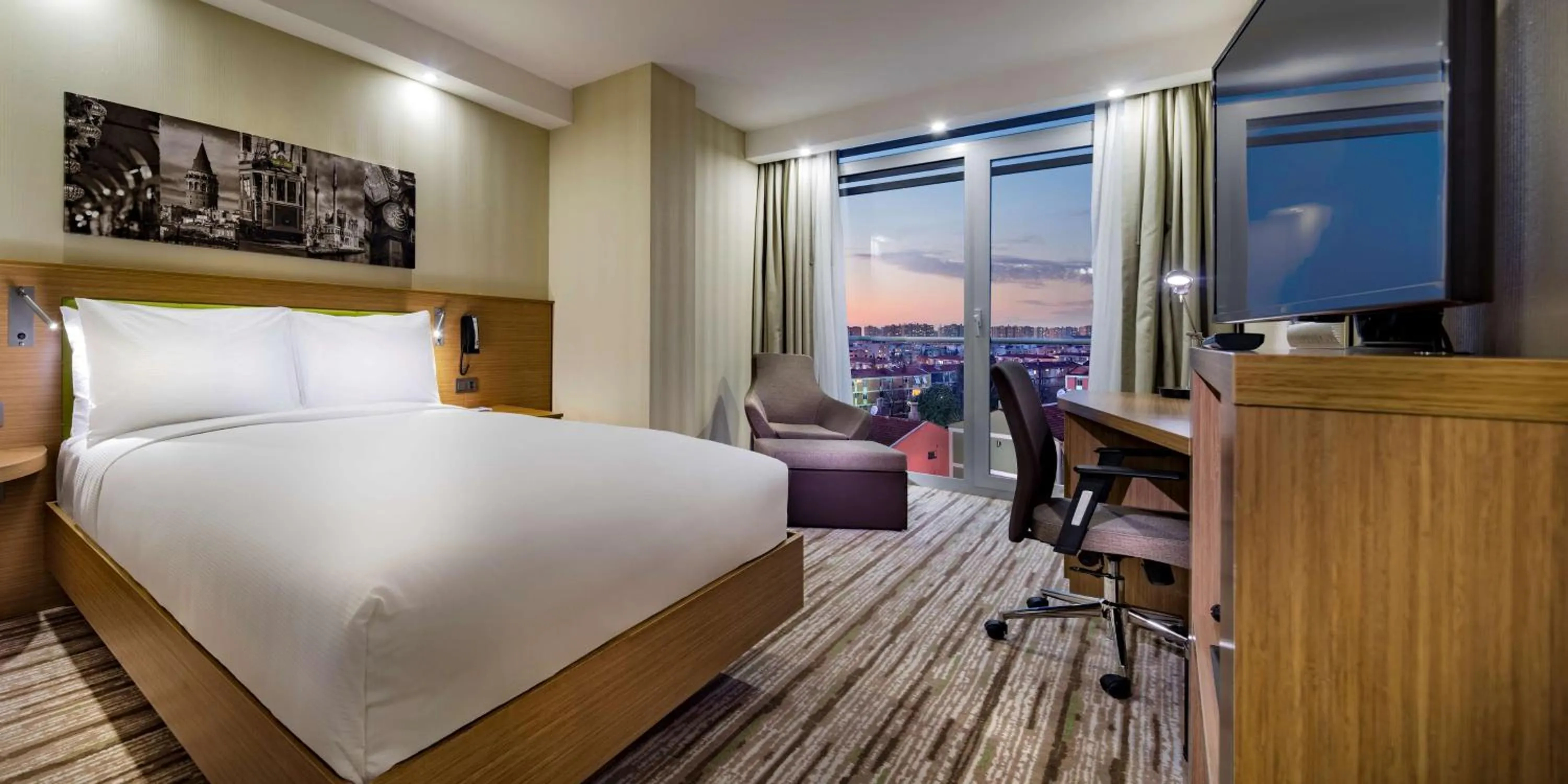 Bedroom, Bed in Hampton by Hilton Istanbul Atakoy