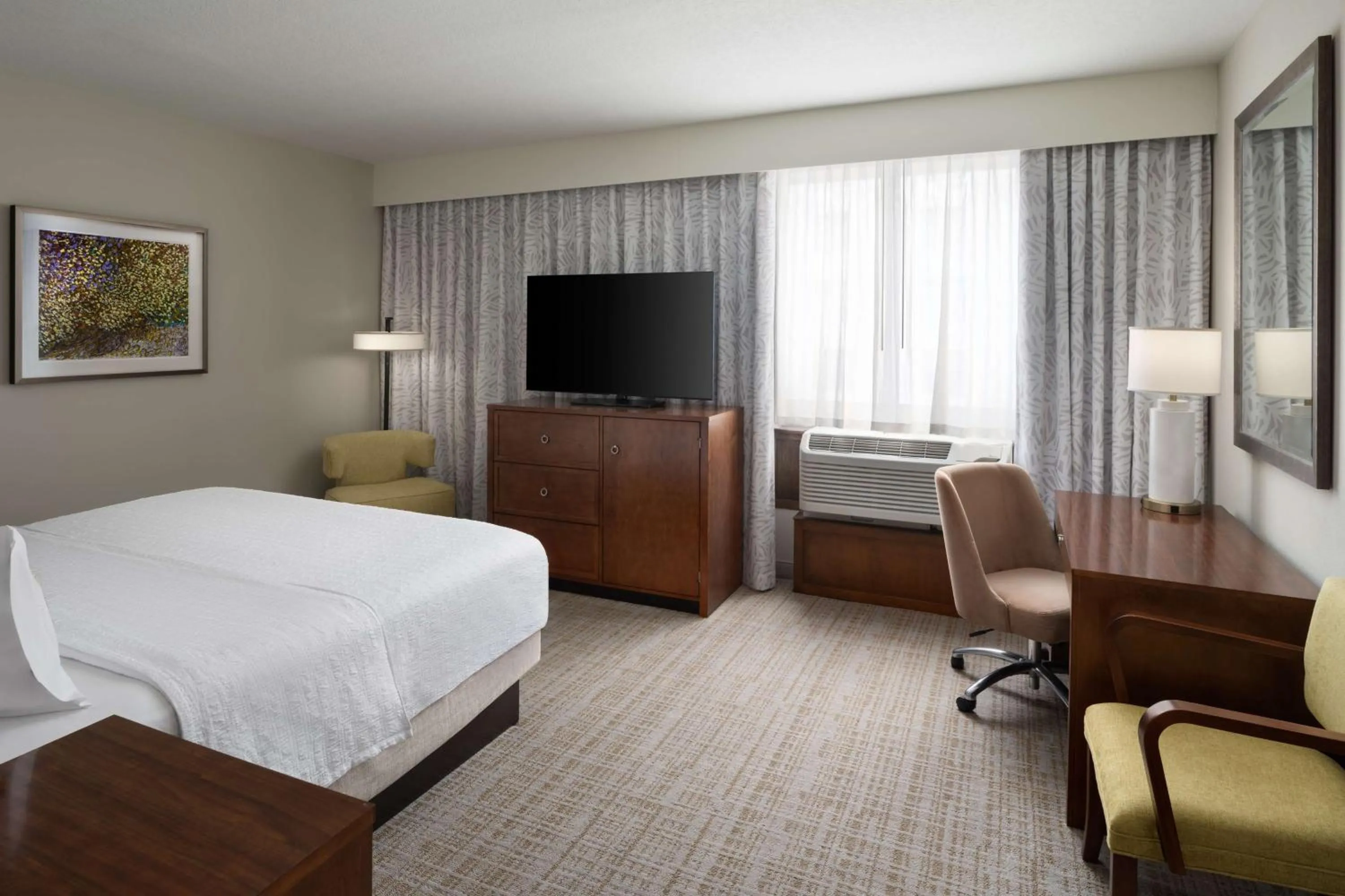 Bedroom, Bed in Hampton Inn & Suites Orlando/Downtown South - Medical Center