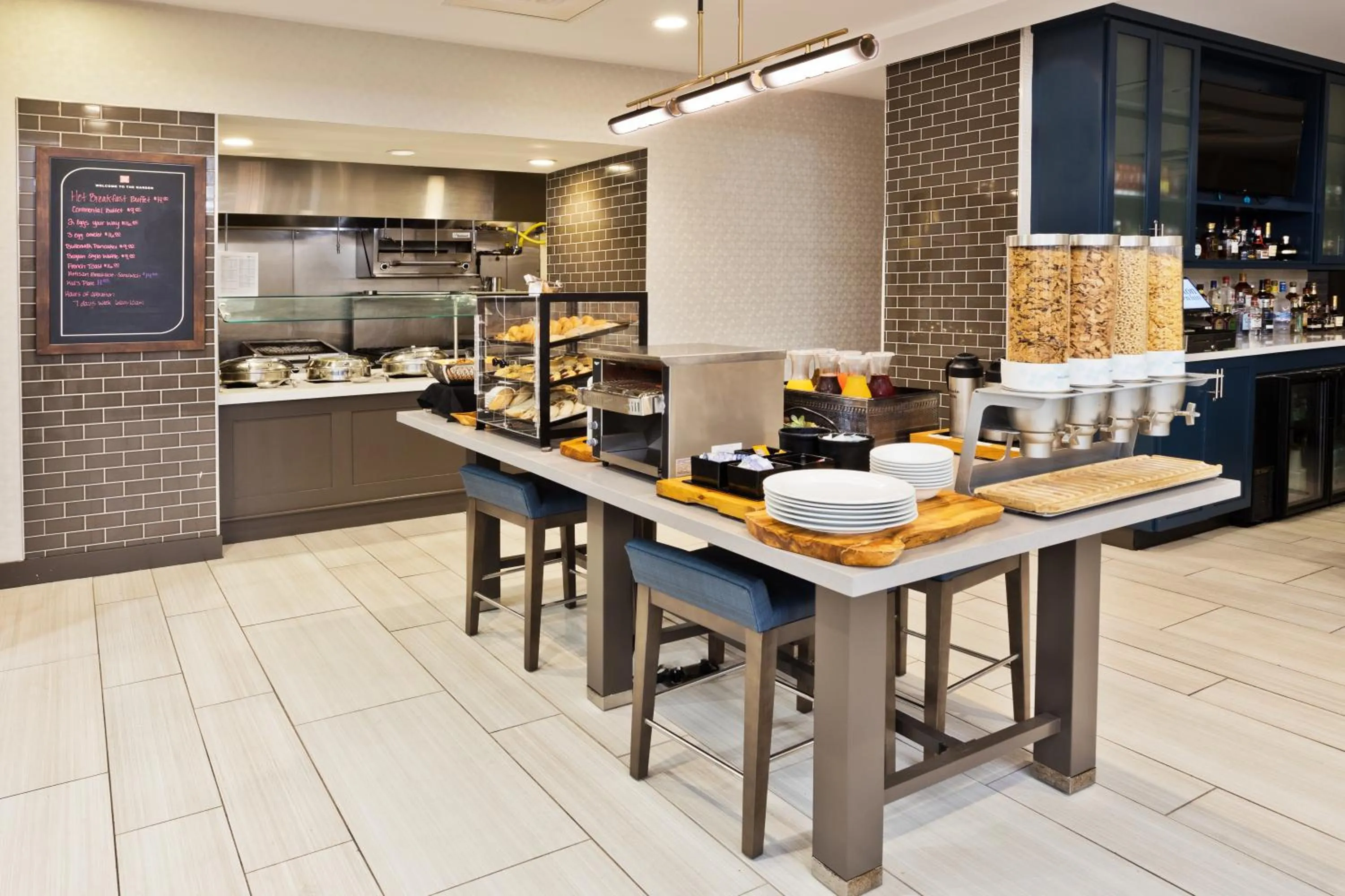 Restaurant/places to eat in Hilton Garden Inn Montgomery - EastChase