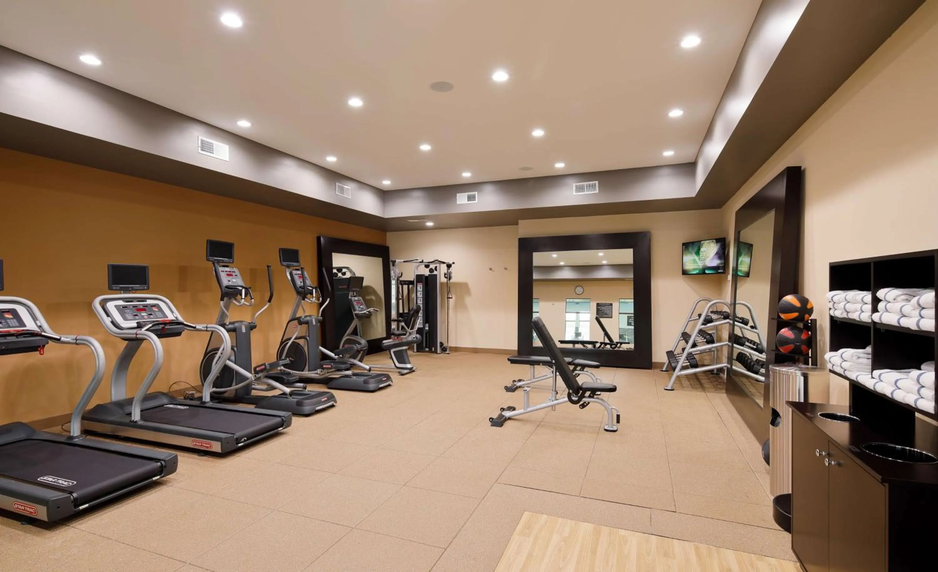Fitness centre/facilities in Homewood Suites By Hilton Topeka