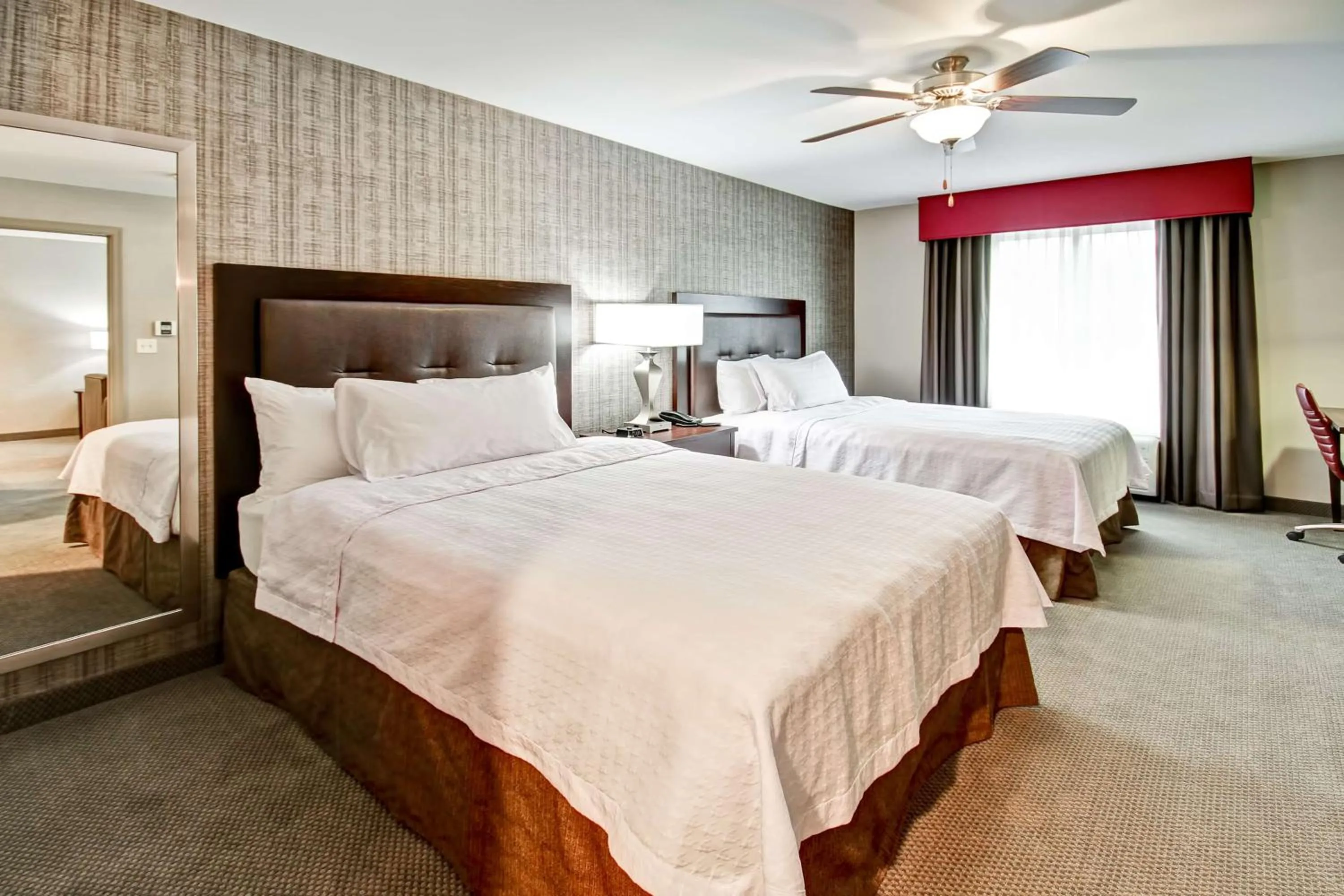 Bed in Homewood Suites by Hilton Bridgewater/Branchburg