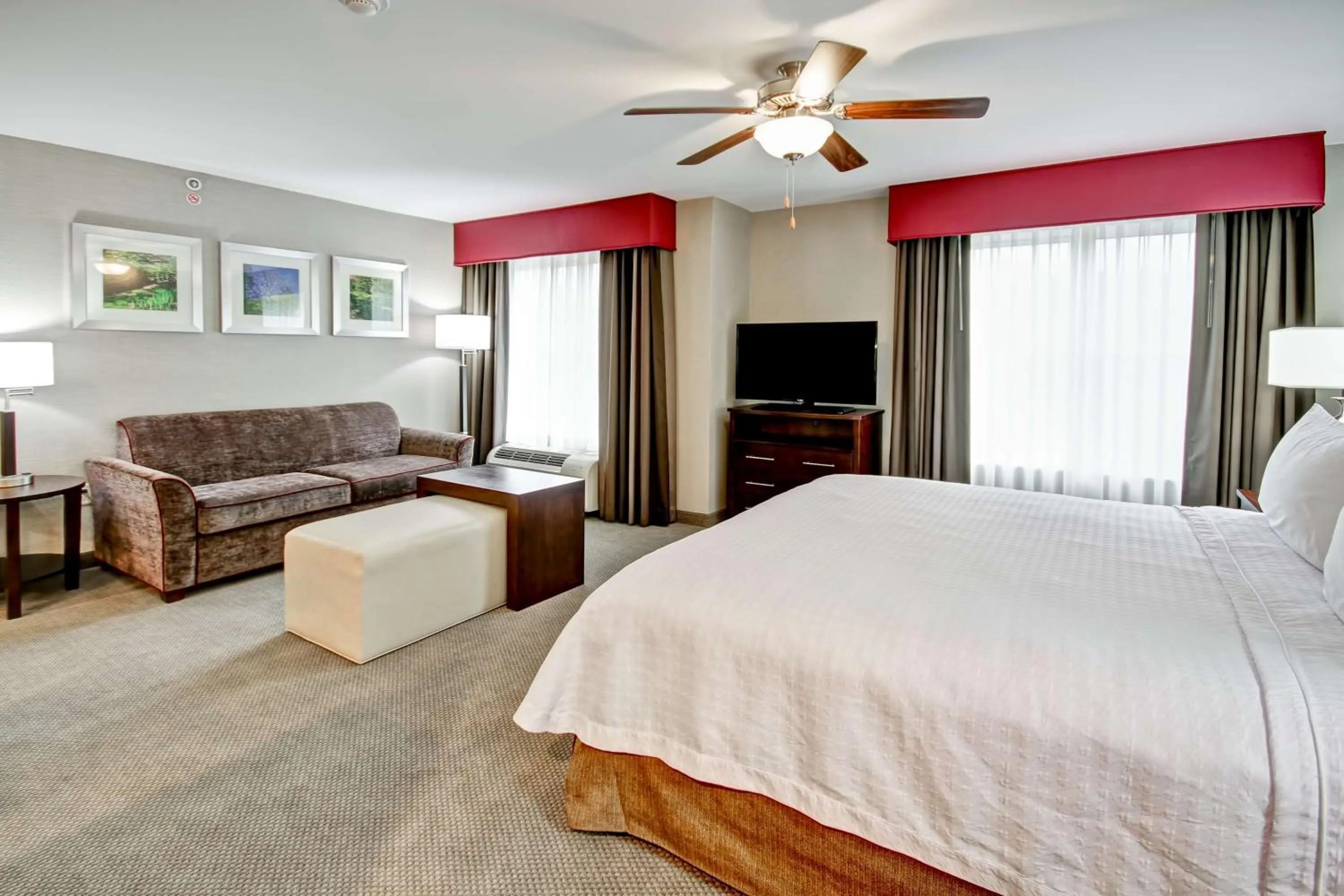 Living room, Bed in Homewood Suites by Hilton Bridgewater/Branchburg