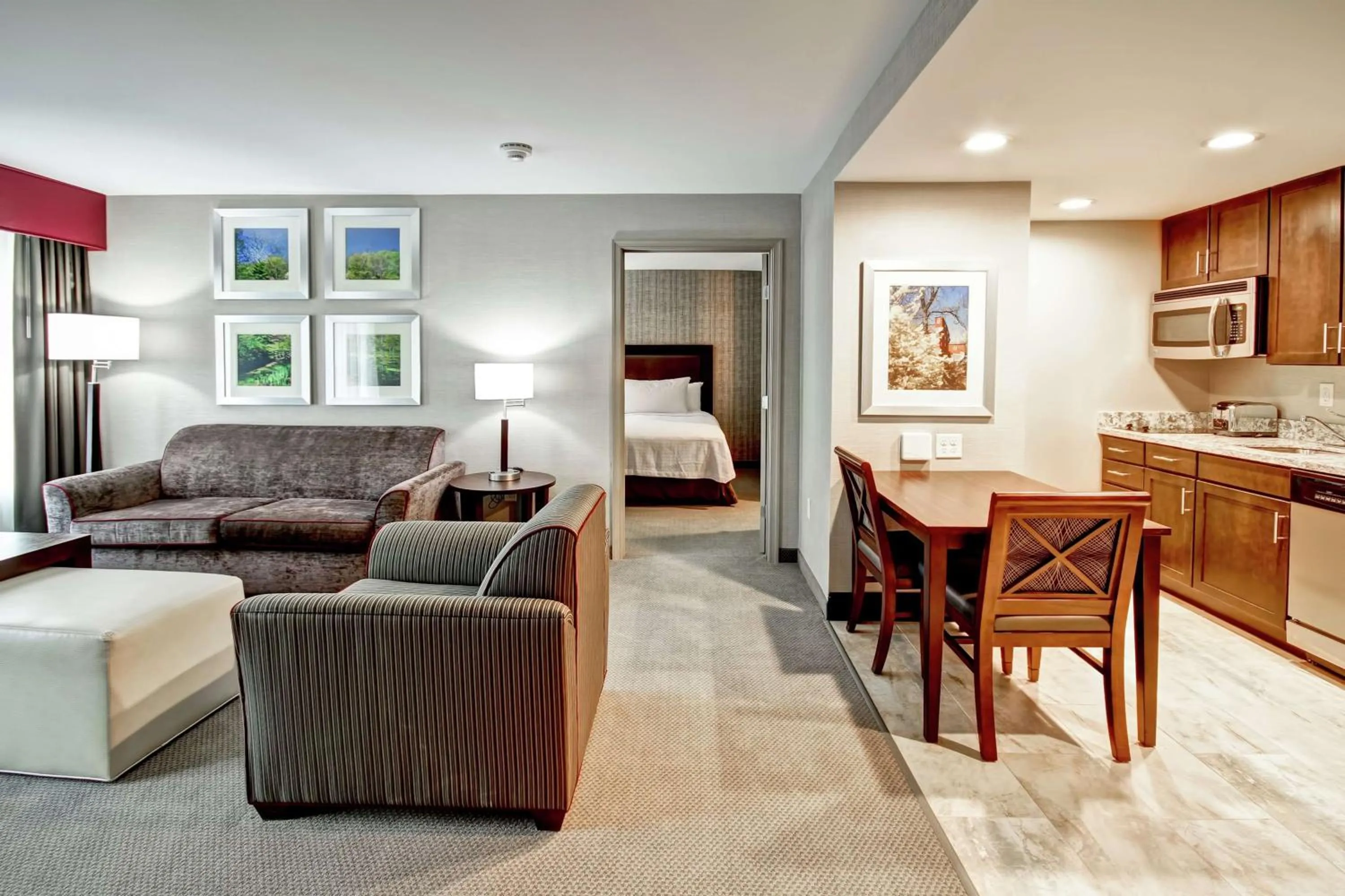 Living room, Bed in Homewood Suites by Hilton Bridgewater/Branchburg