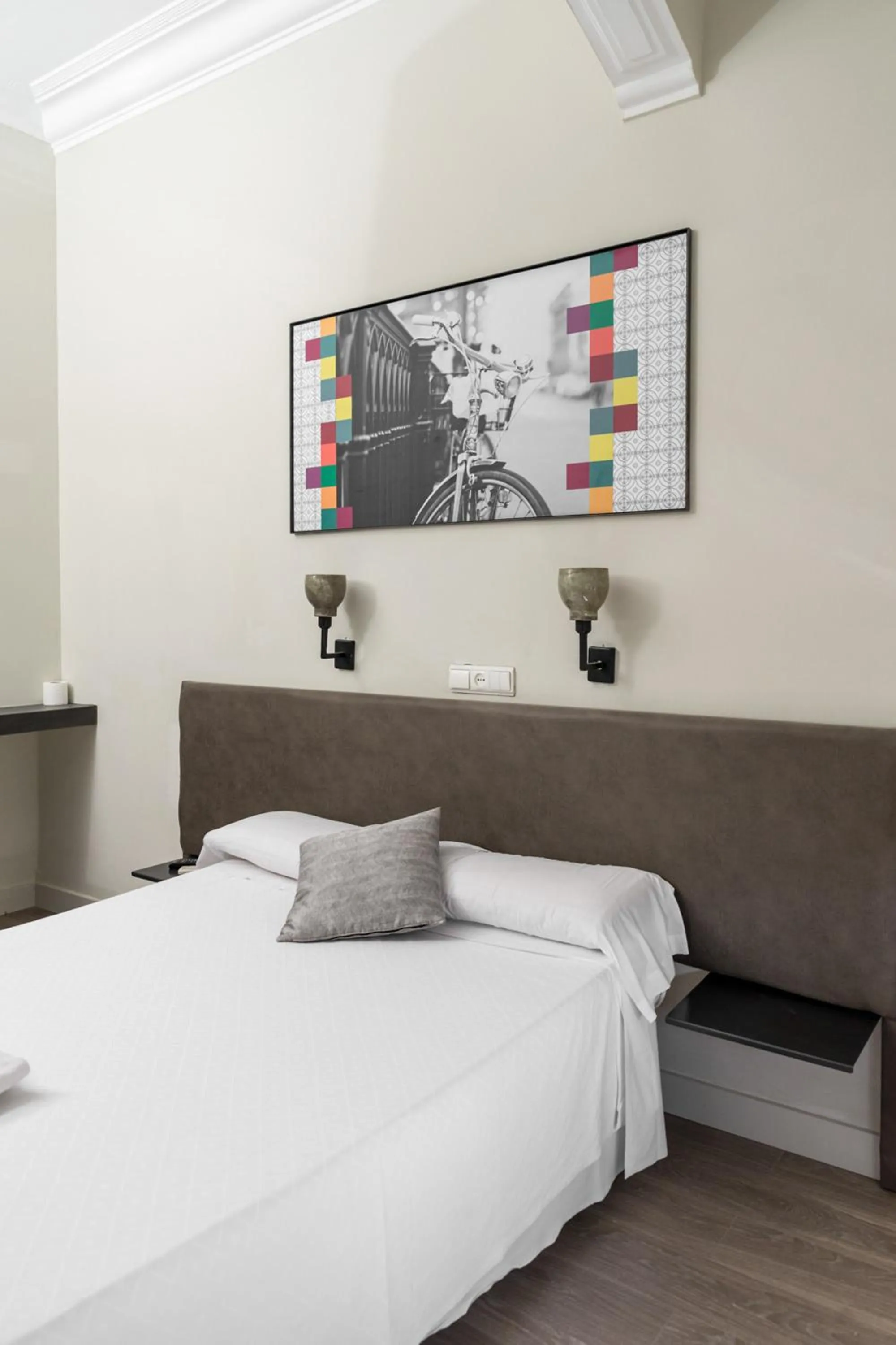 Photo of the whole room, Bed in NWT Central Station Valencia