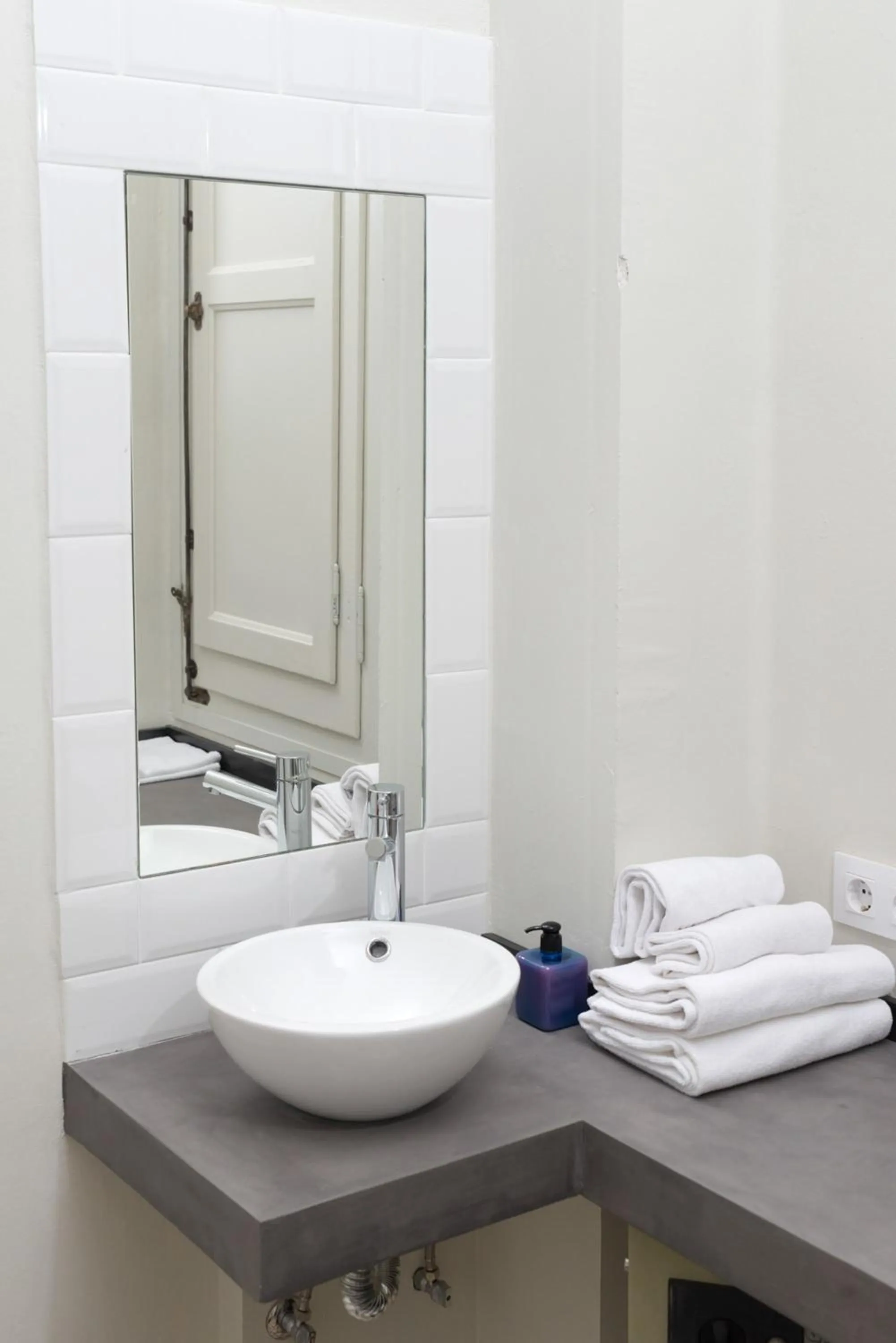 Bathroom in NWT Central Station Valencia