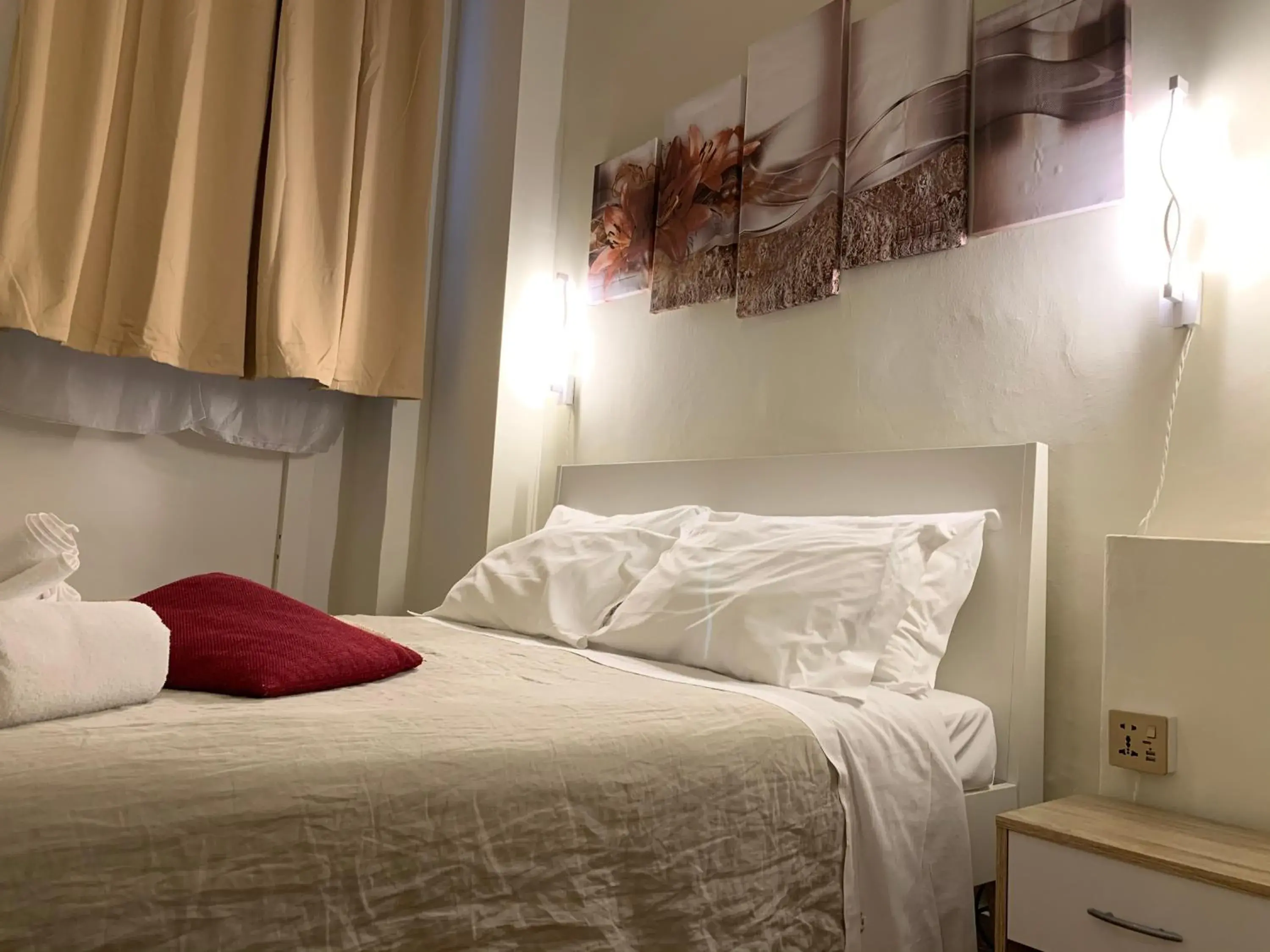 Double Room with Shared Bathroom in Gabriele 83 Double Room with Shared Bathroom in Gabriele 83