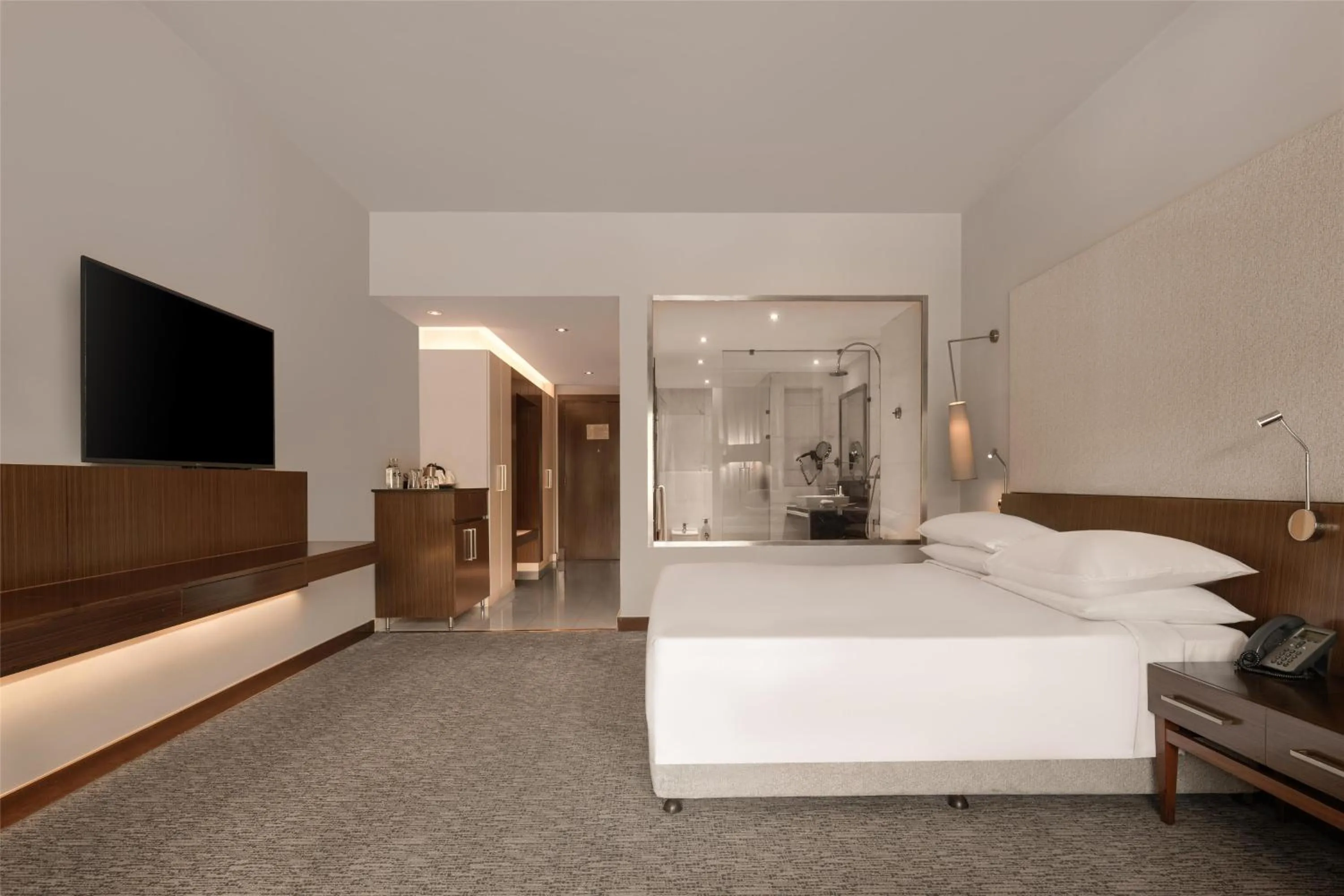 Bedroom, Bed in Dusit Thani LakeView Cairo