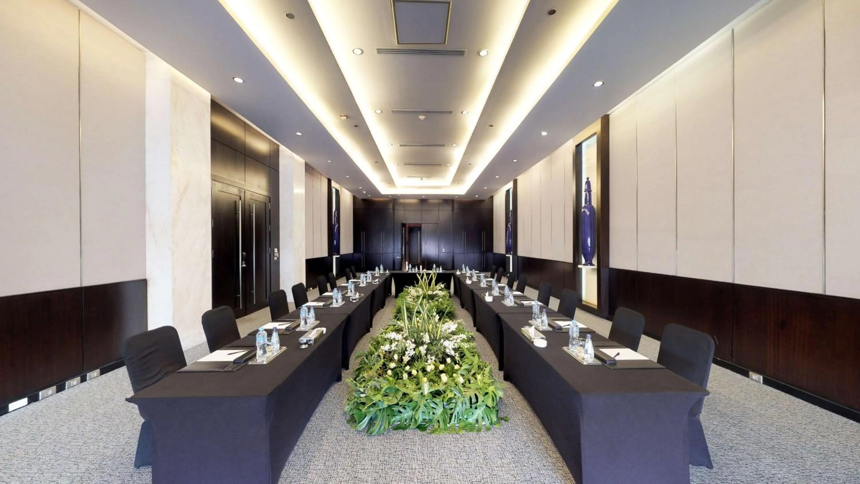 Meeting/conference room in Dusit Thani LakeView Cairo