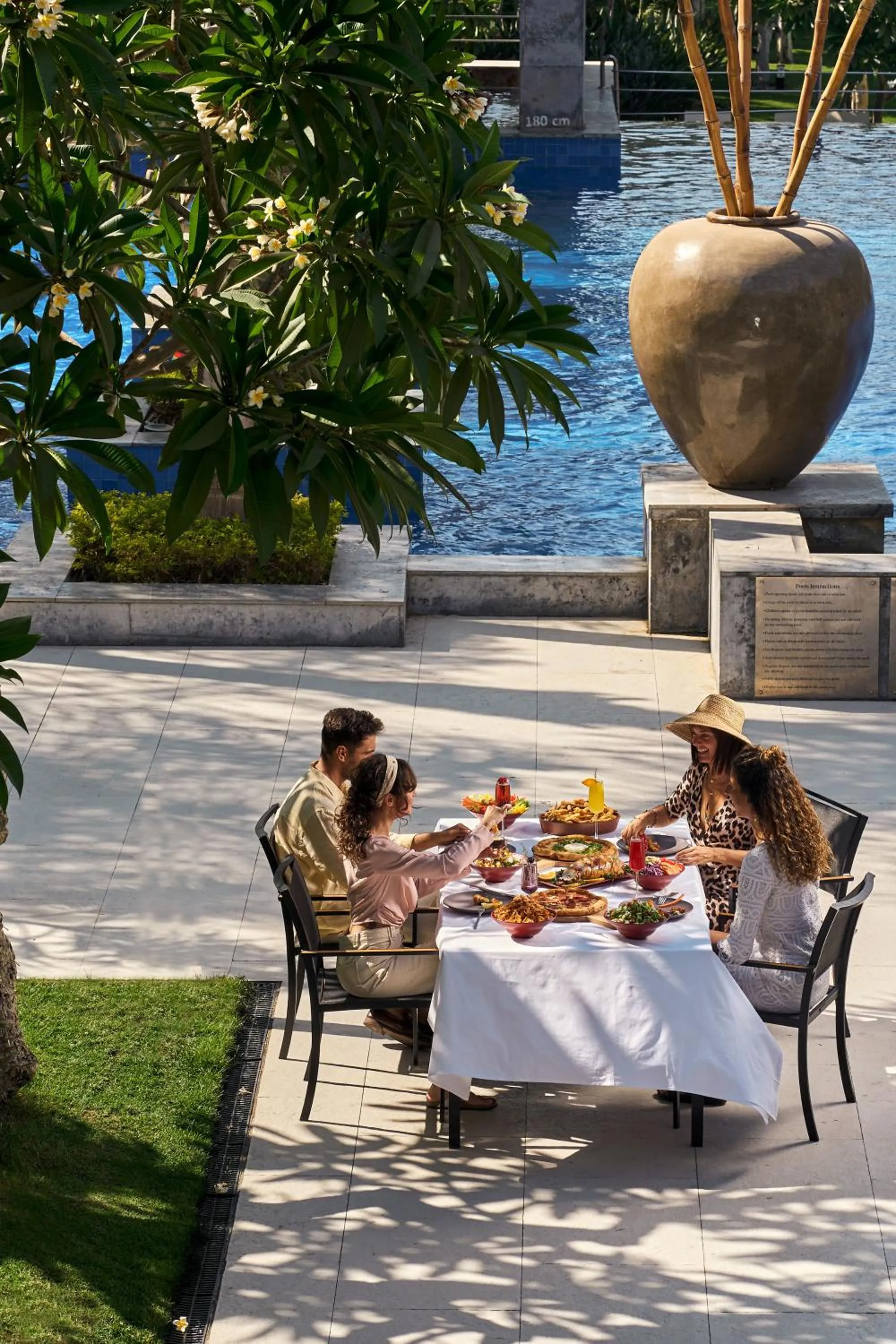 Restaurant/places to eat in Dusit Thani LakeView Cairo