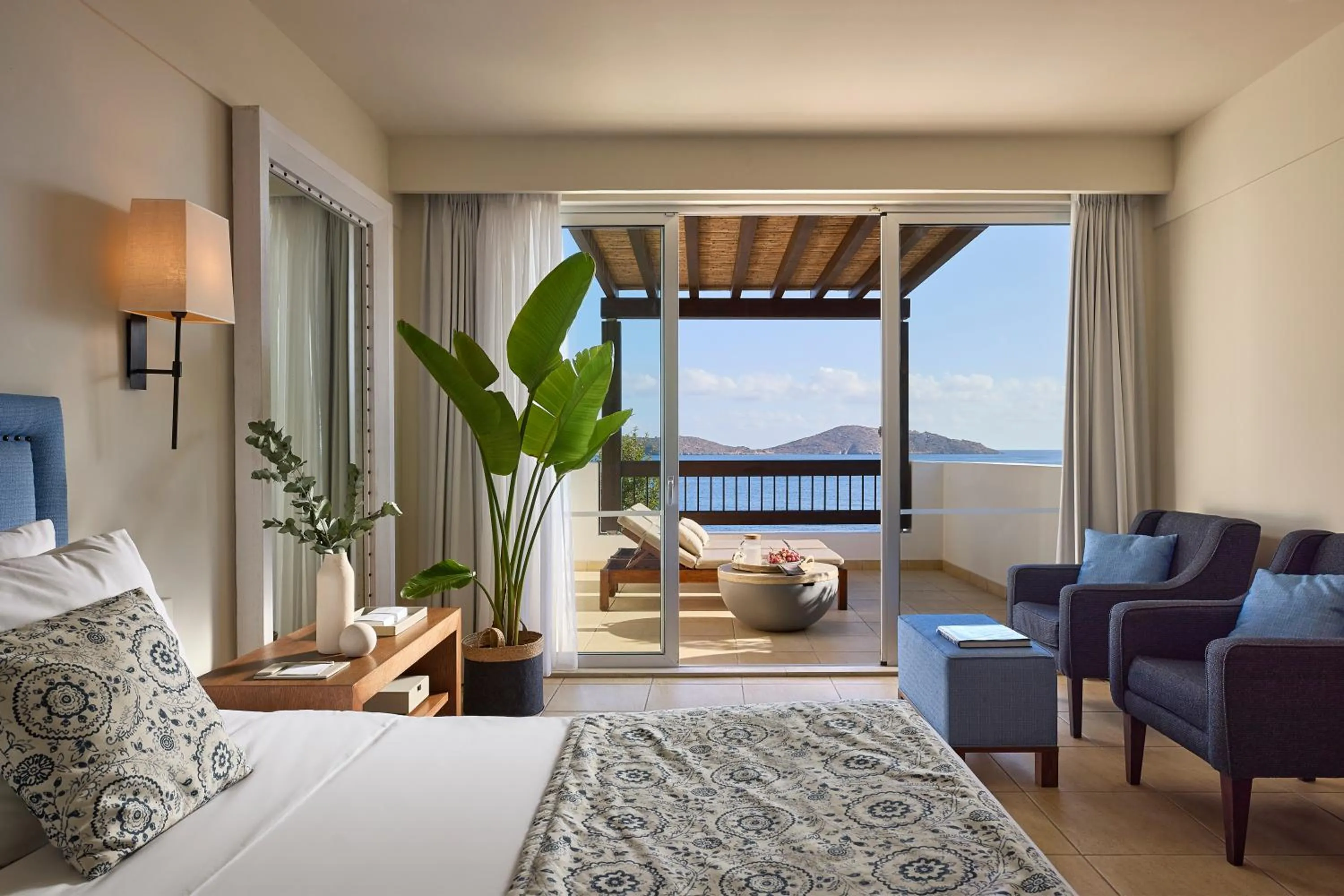 Bedroom, Bed in Aquila Elounda Village Resort, Suites & Spa