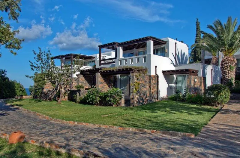 Garden in Aquila Elounda Village Resort, Suites & Spa