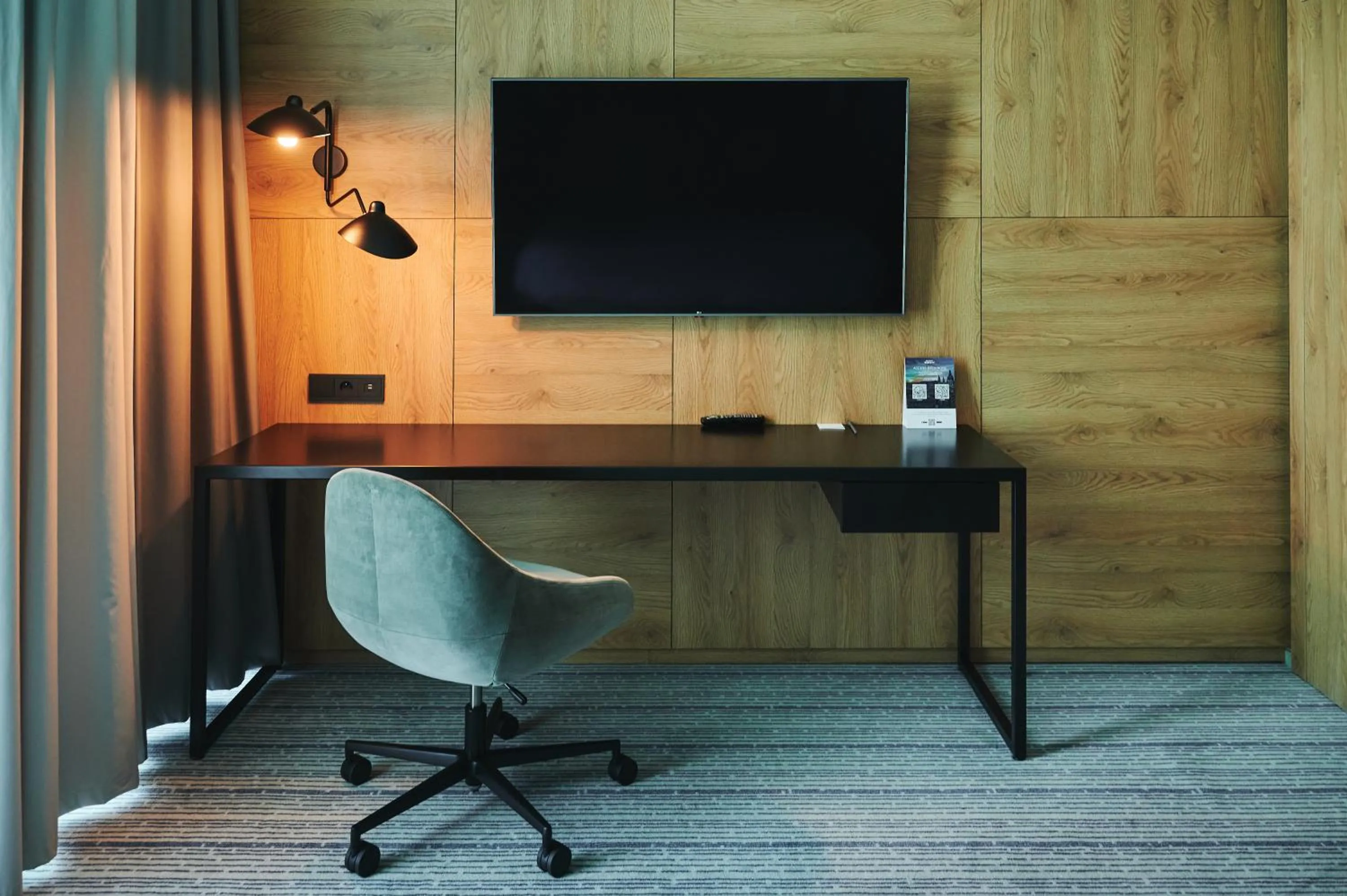 TV and multimedia in Courtyard by Marriott Warsaw Airport