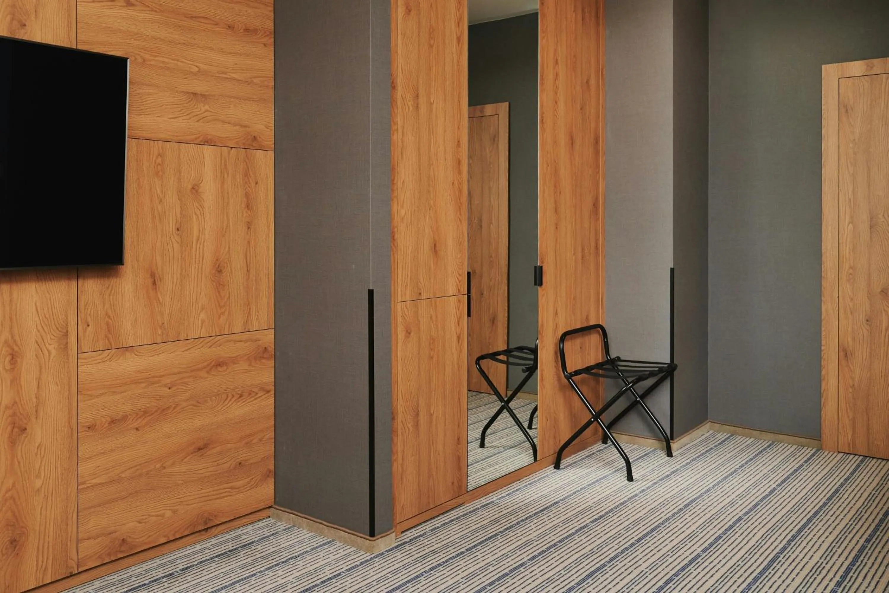 Photo of the whole room in Courtyard by Marriott Warsaw Airport