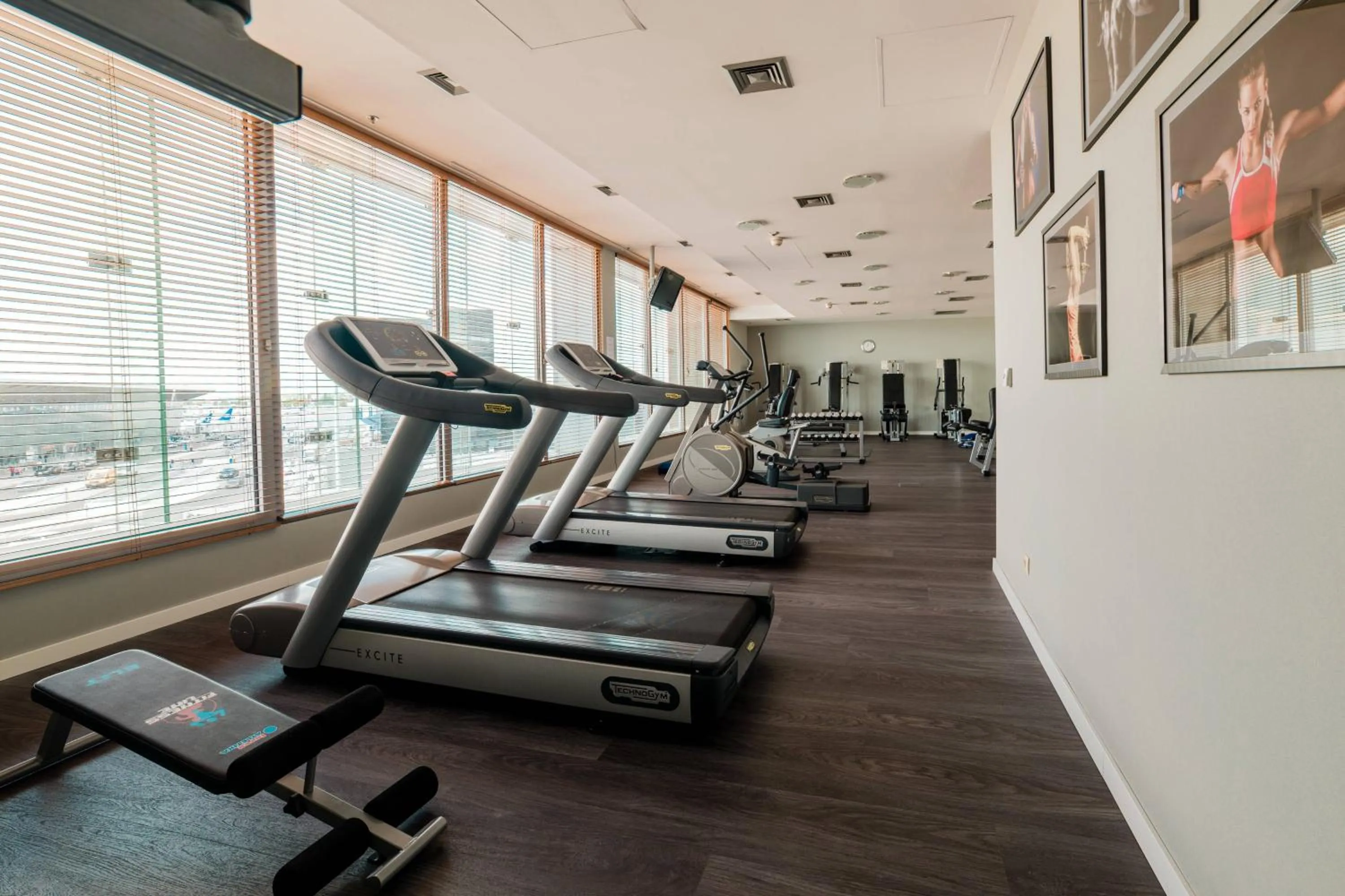 Fitness centre/facilities in Courtyard by Marriott Warsaw Airport