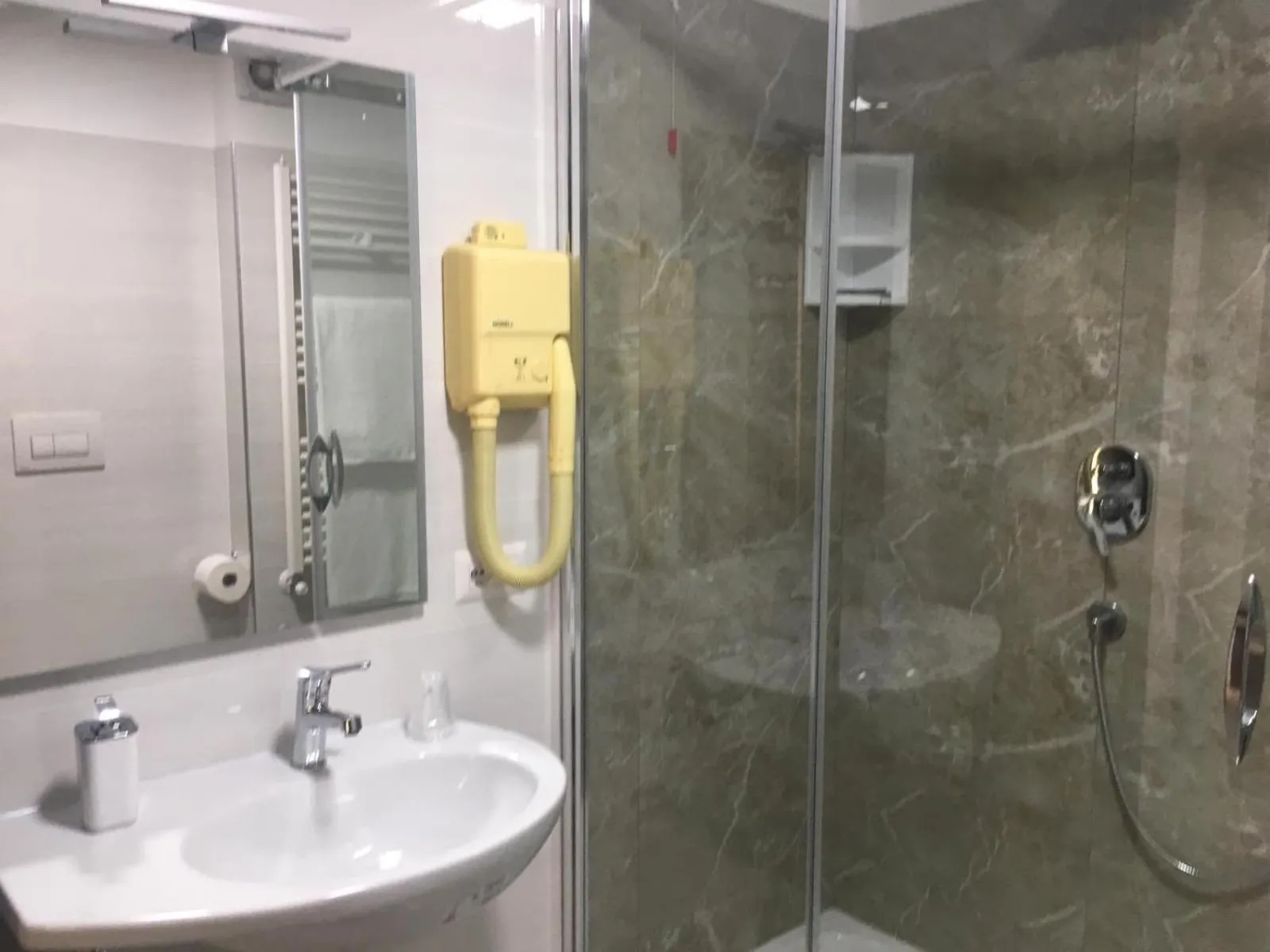 Bathroom in Piccolo Hotel Lamezia