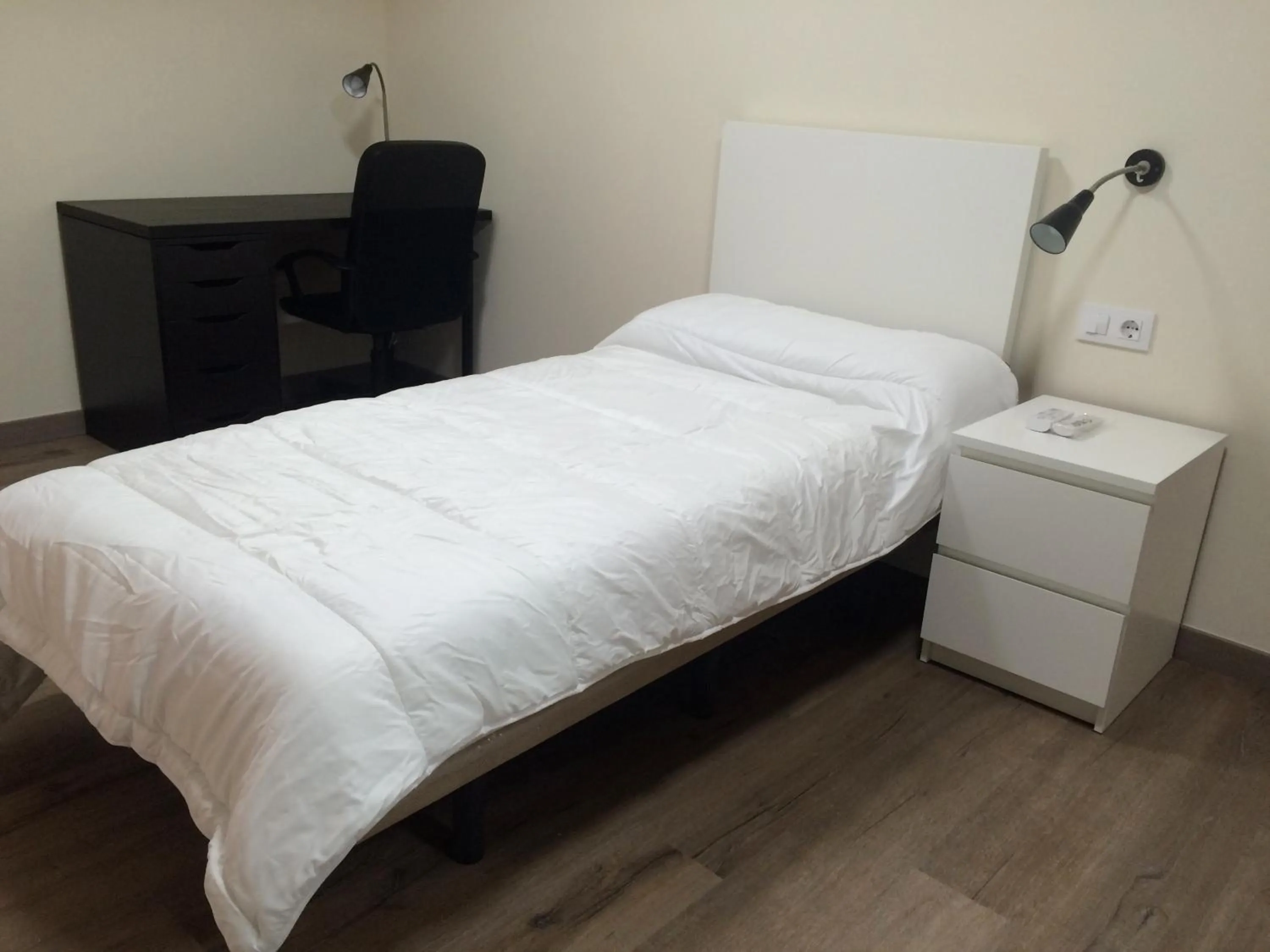 Photo of the whole room, Bed in Europa House Village