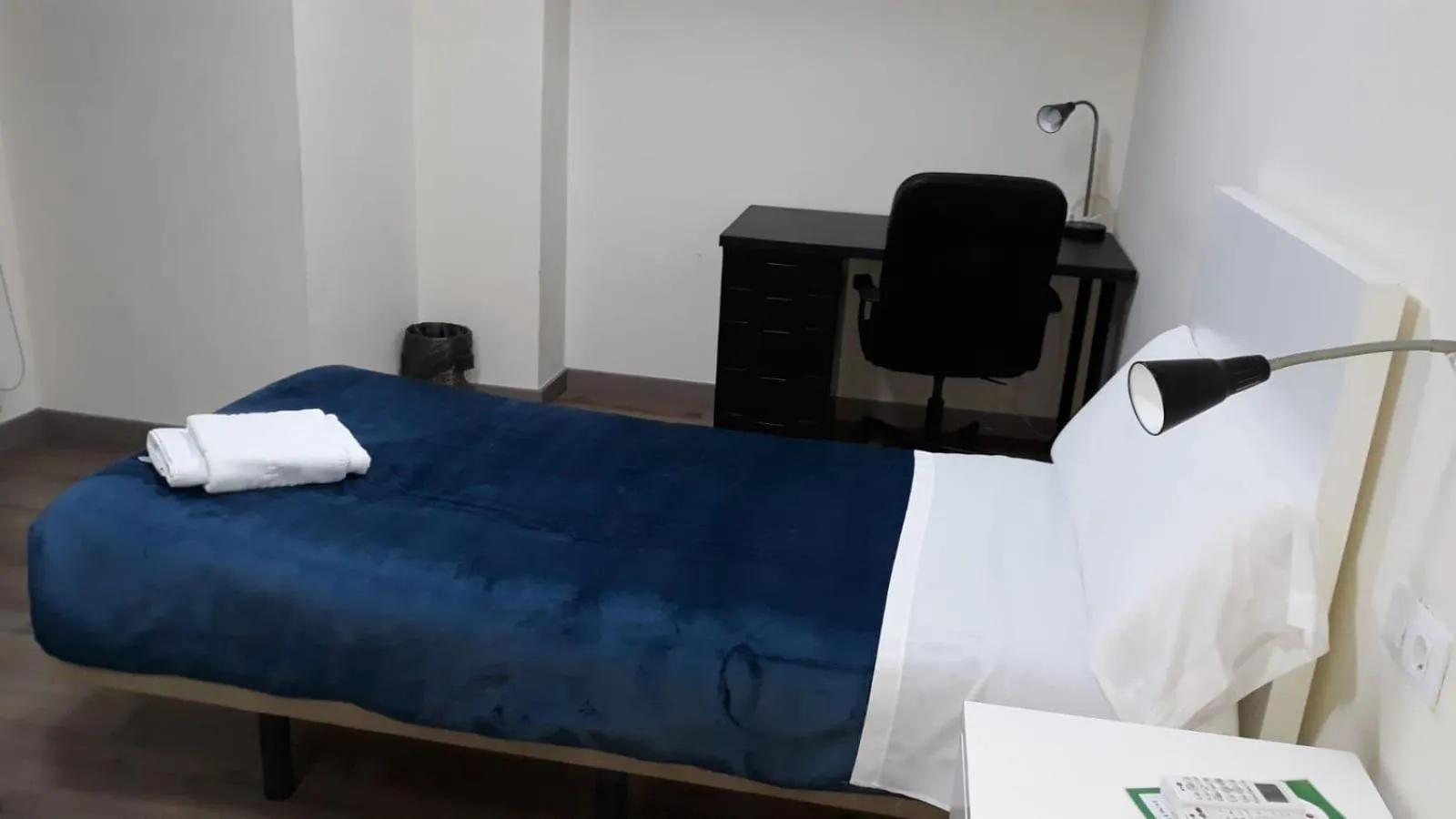 Photo of the whole room, Bed in Europa House Village