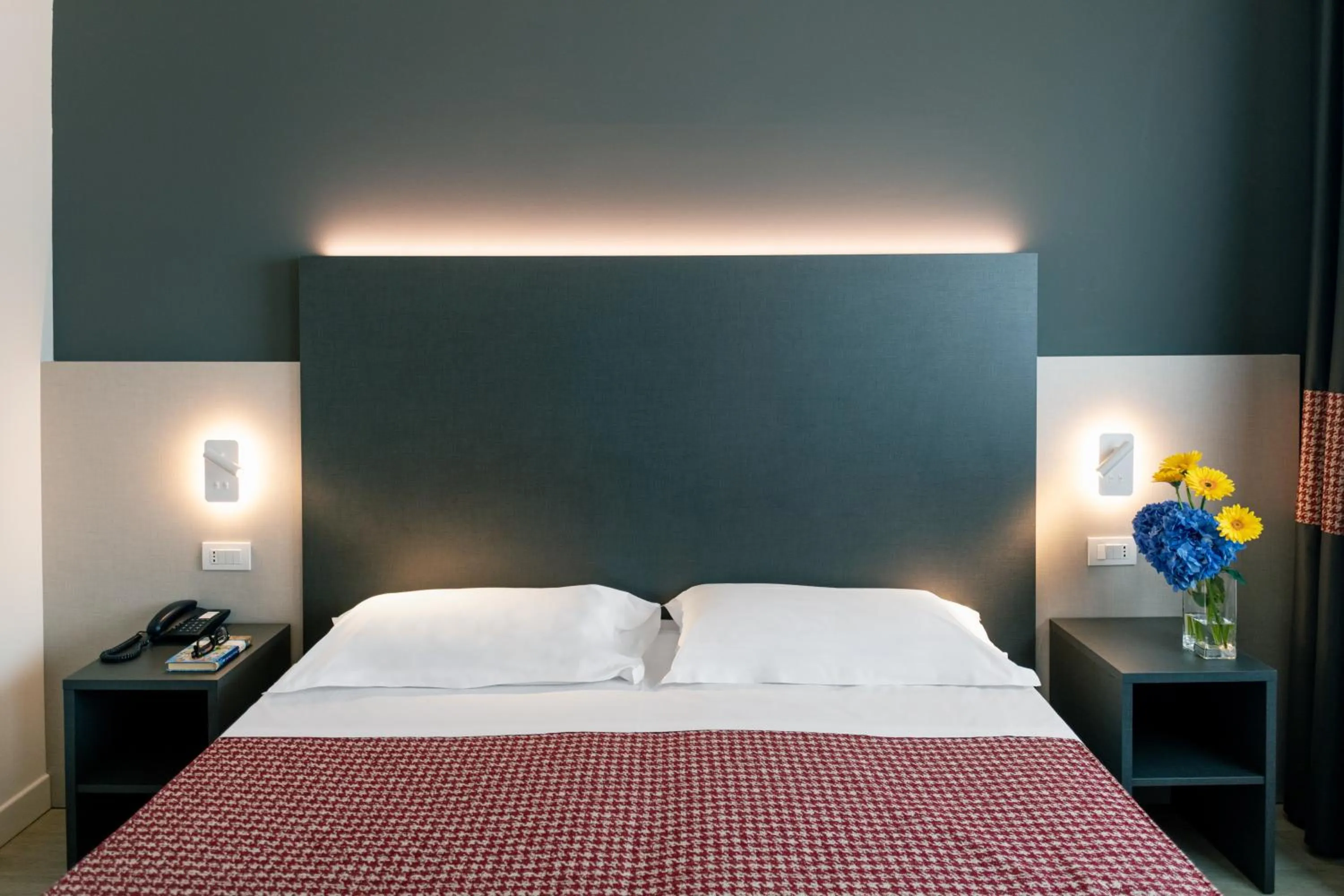 Bed in MICHELINO 75 by the Sydney Hotel