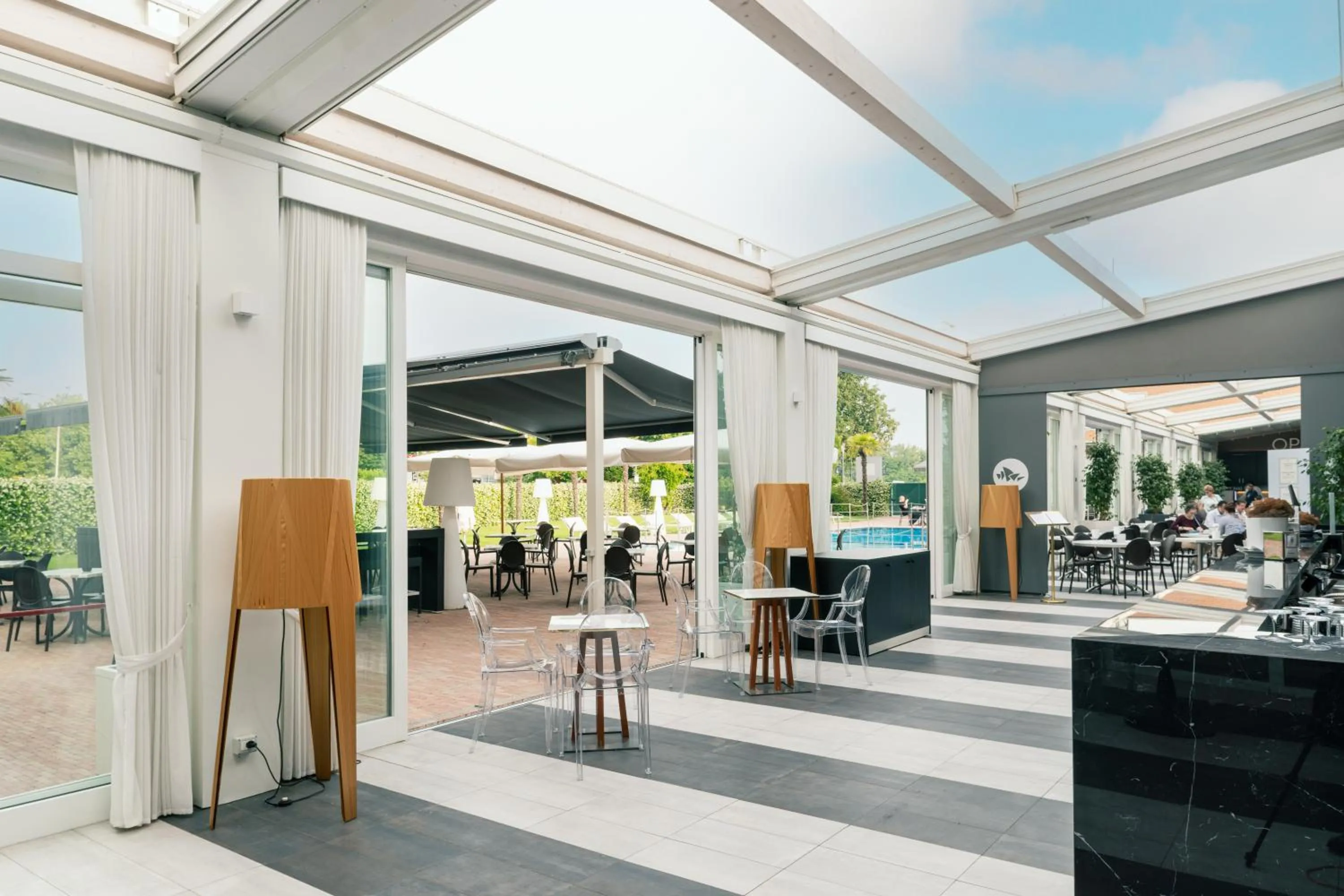 Lounge or bar in MICHELINO 75 by the Sydney Hotel