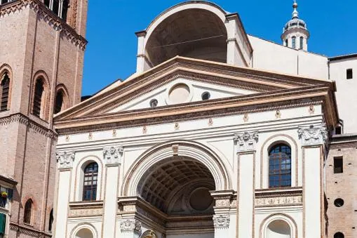 Nearby landmark in Hotel Italia City Center