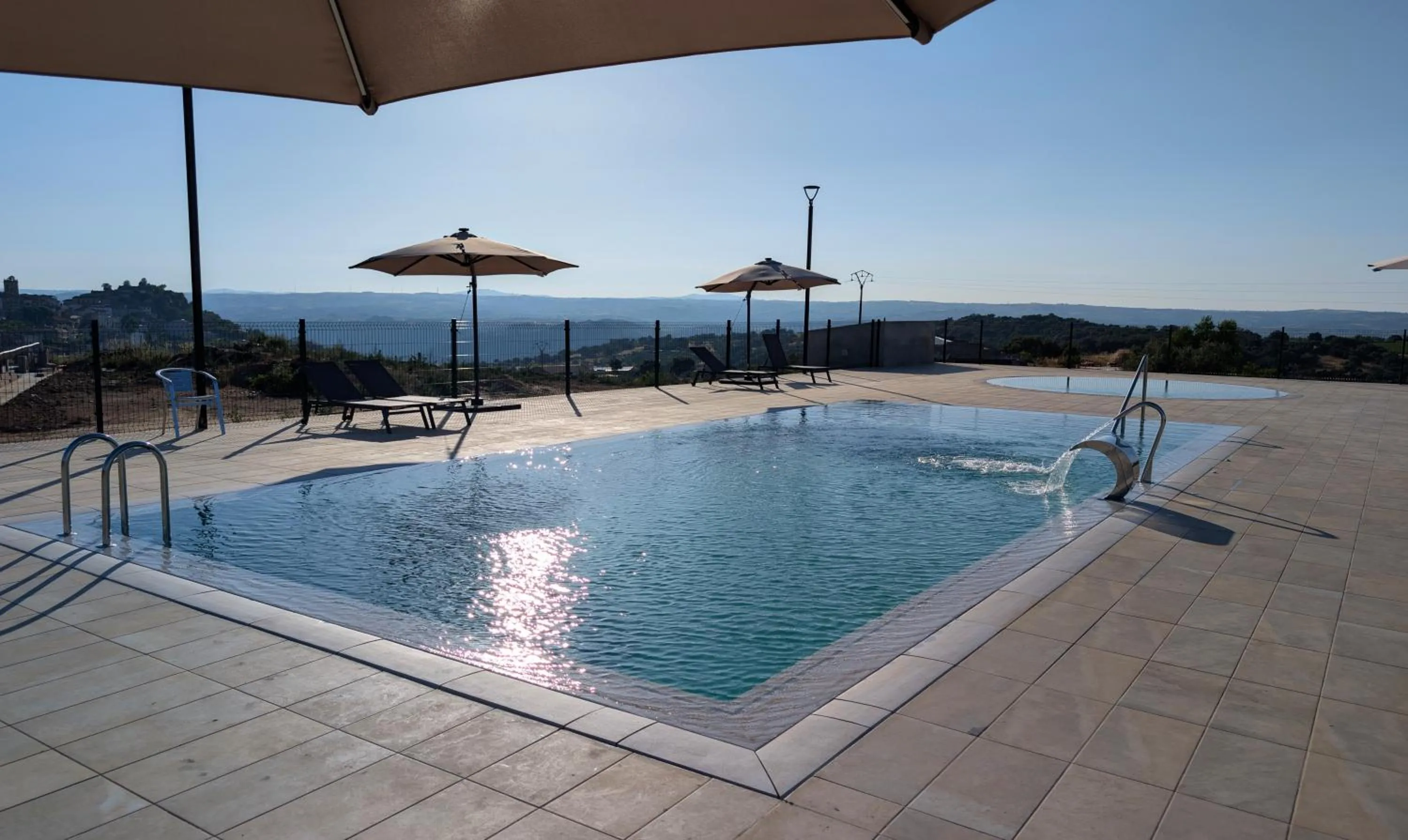 Swimming pool in Posada Doña Urraca