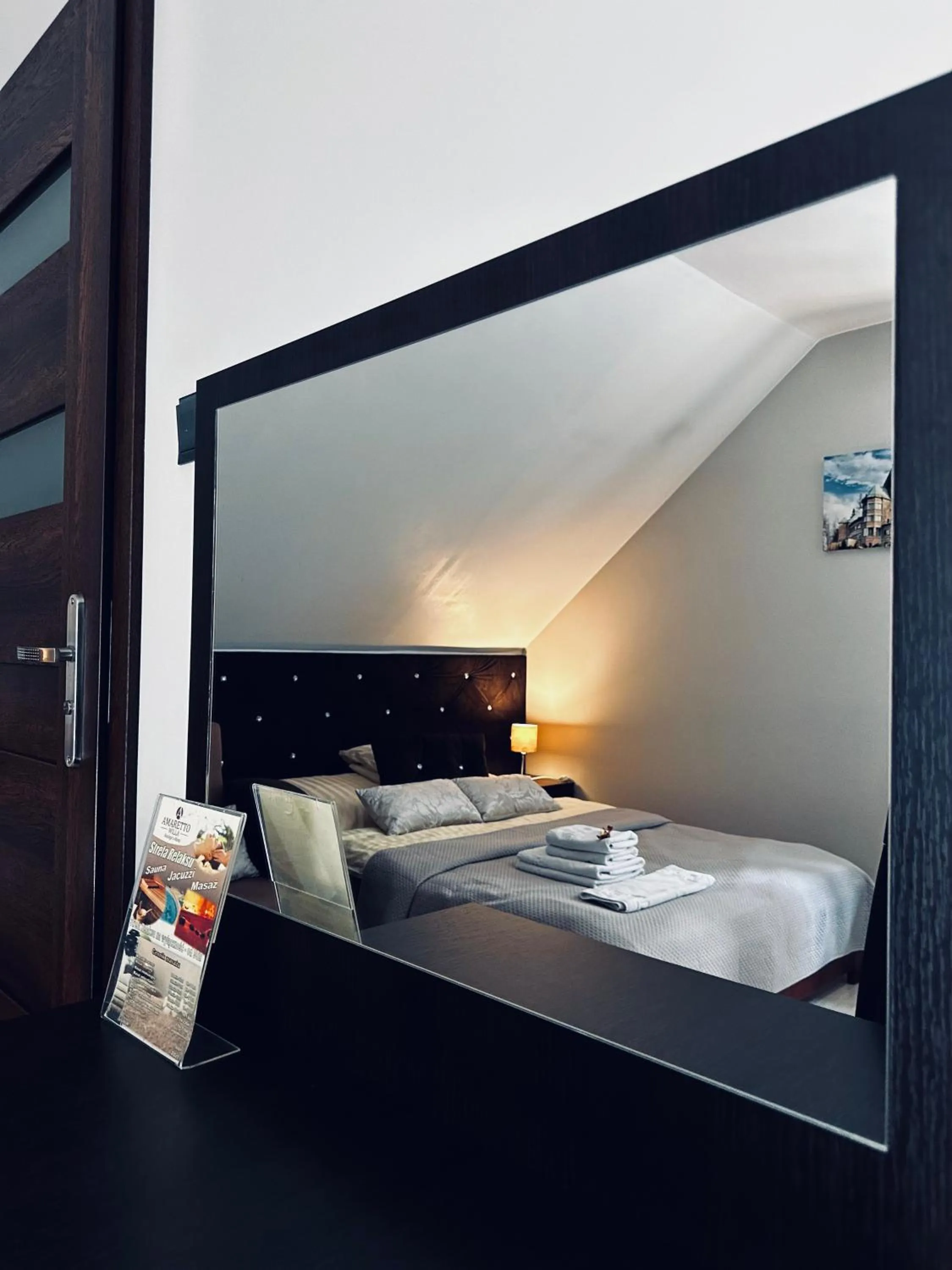 Photo of the whole room, Bed in Willa Amaretto